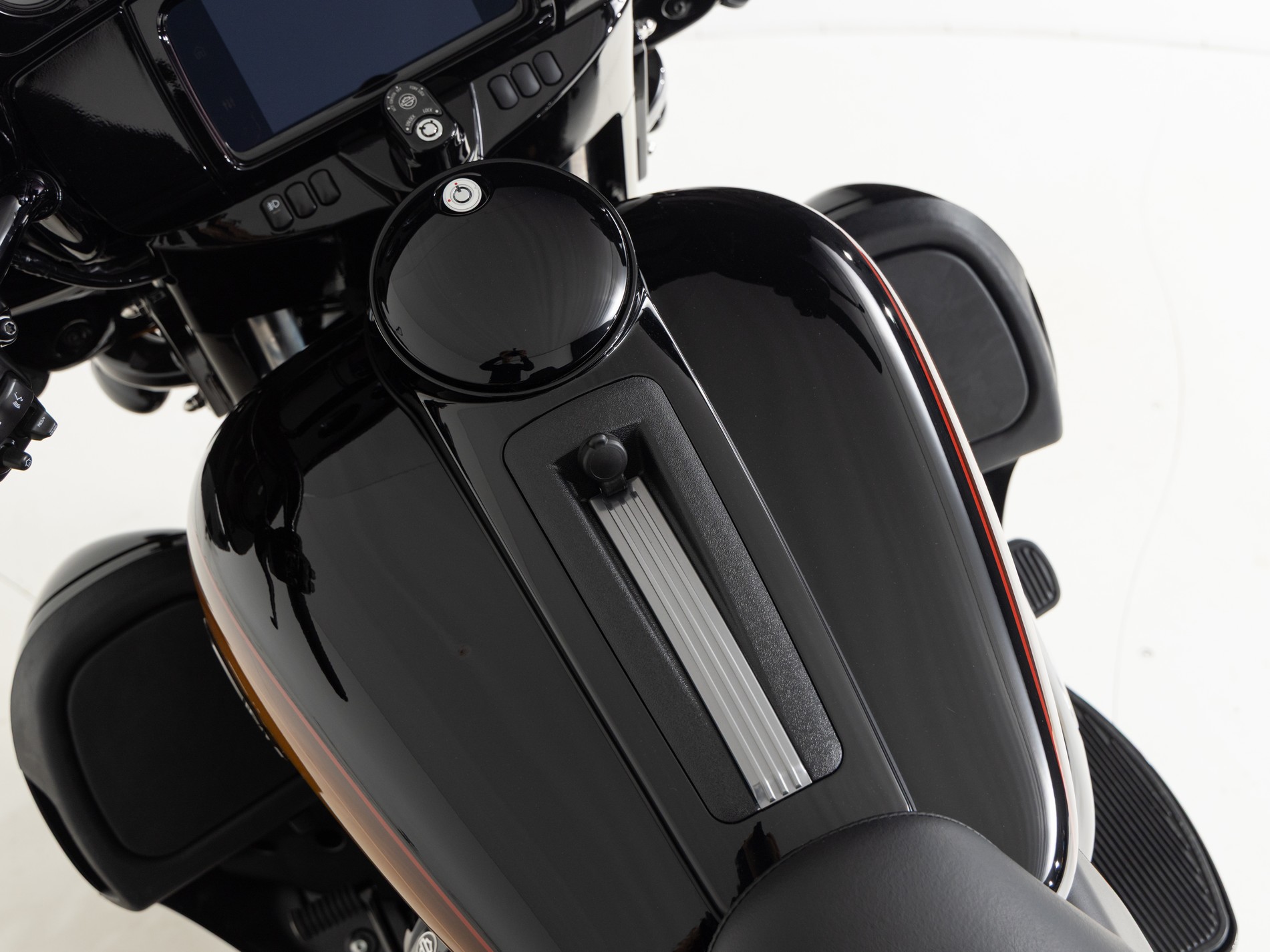 HARLEY-DAVIDSON FLHTK Ultra Limited Custom Col
