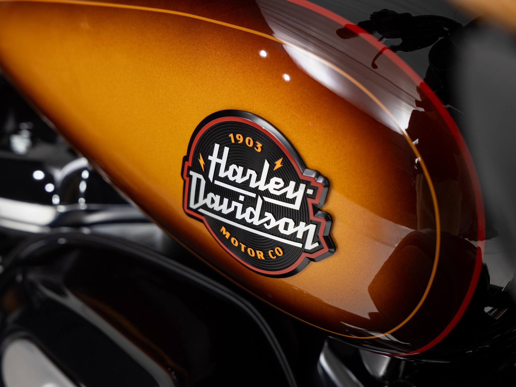 HARLEY-DAVIDSON FLHTK Ultra Limited Custom Col