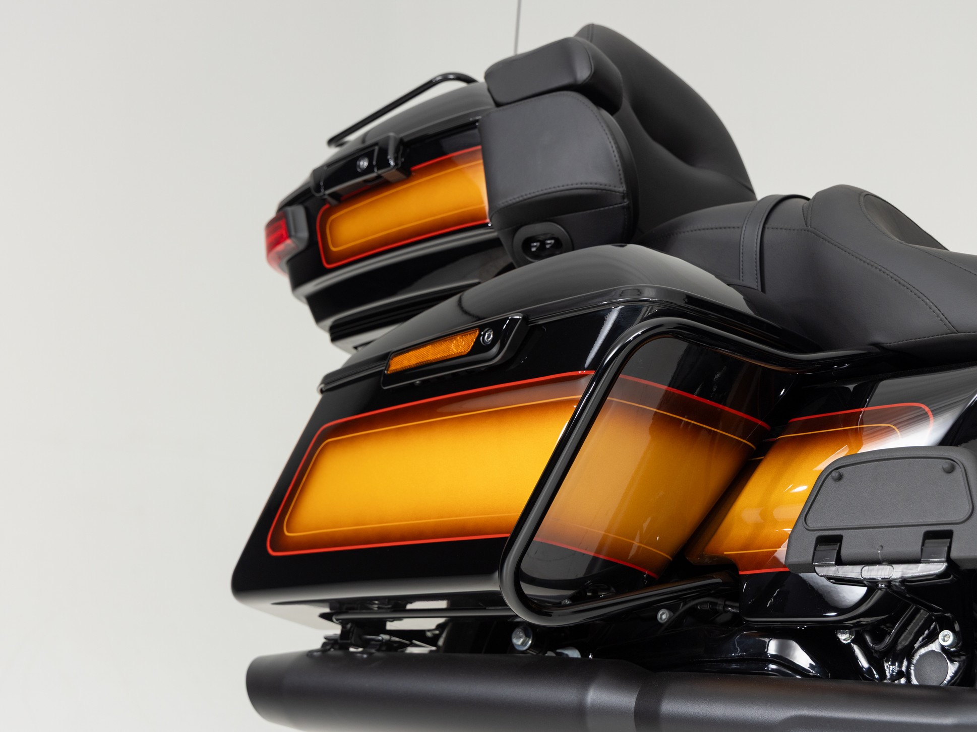 HARLEY-DAVIDSON FLHTK Ultra Limited Custom Col