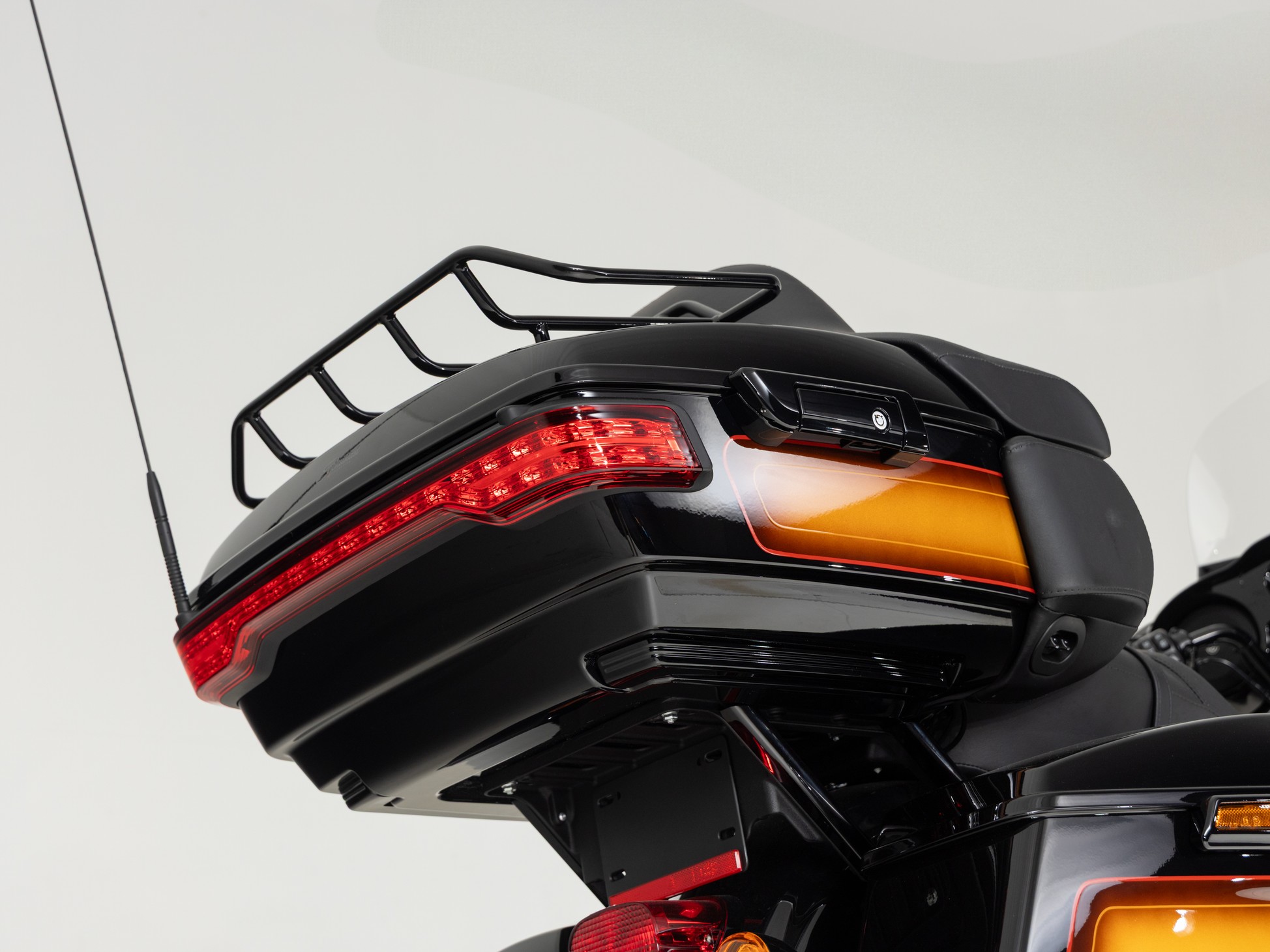 HARLEY-DAVIDSON FLHTK Ultra Limited Custom Col