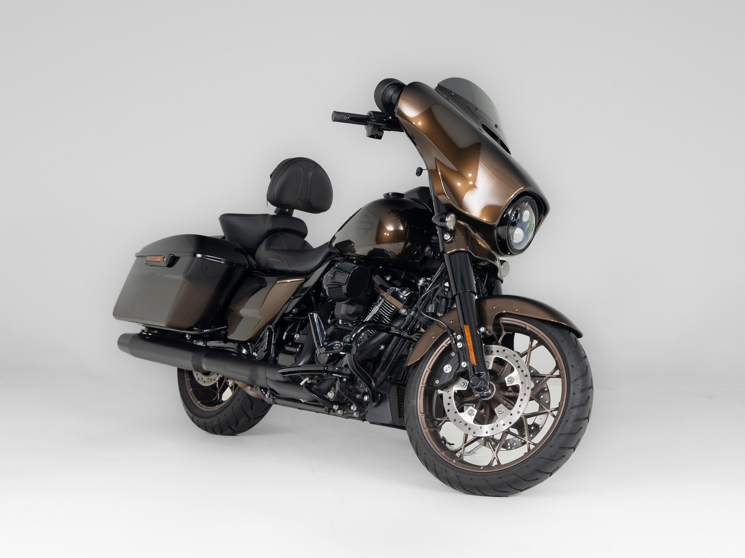 HARLEY-DAVIDSON FLHXST Street Glide ST