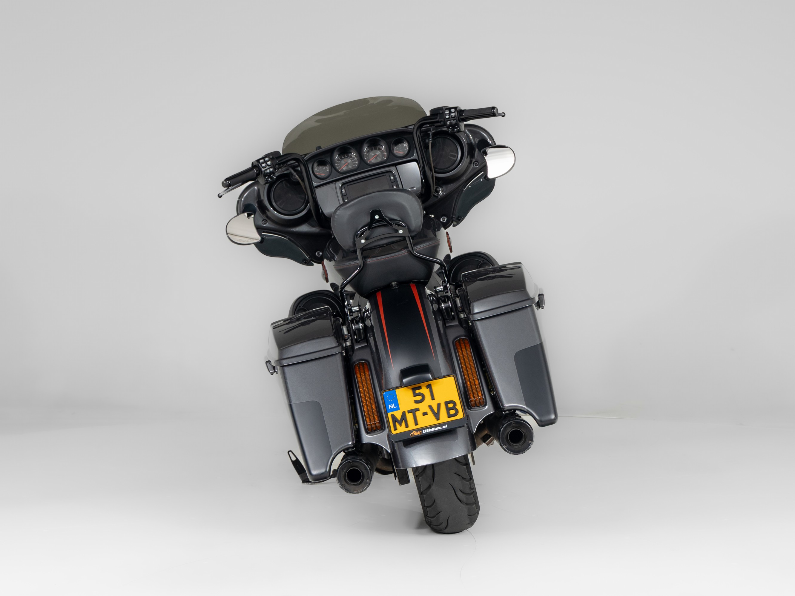 HARLEY-DAVIDSON FLHXSE CVO Street Glide