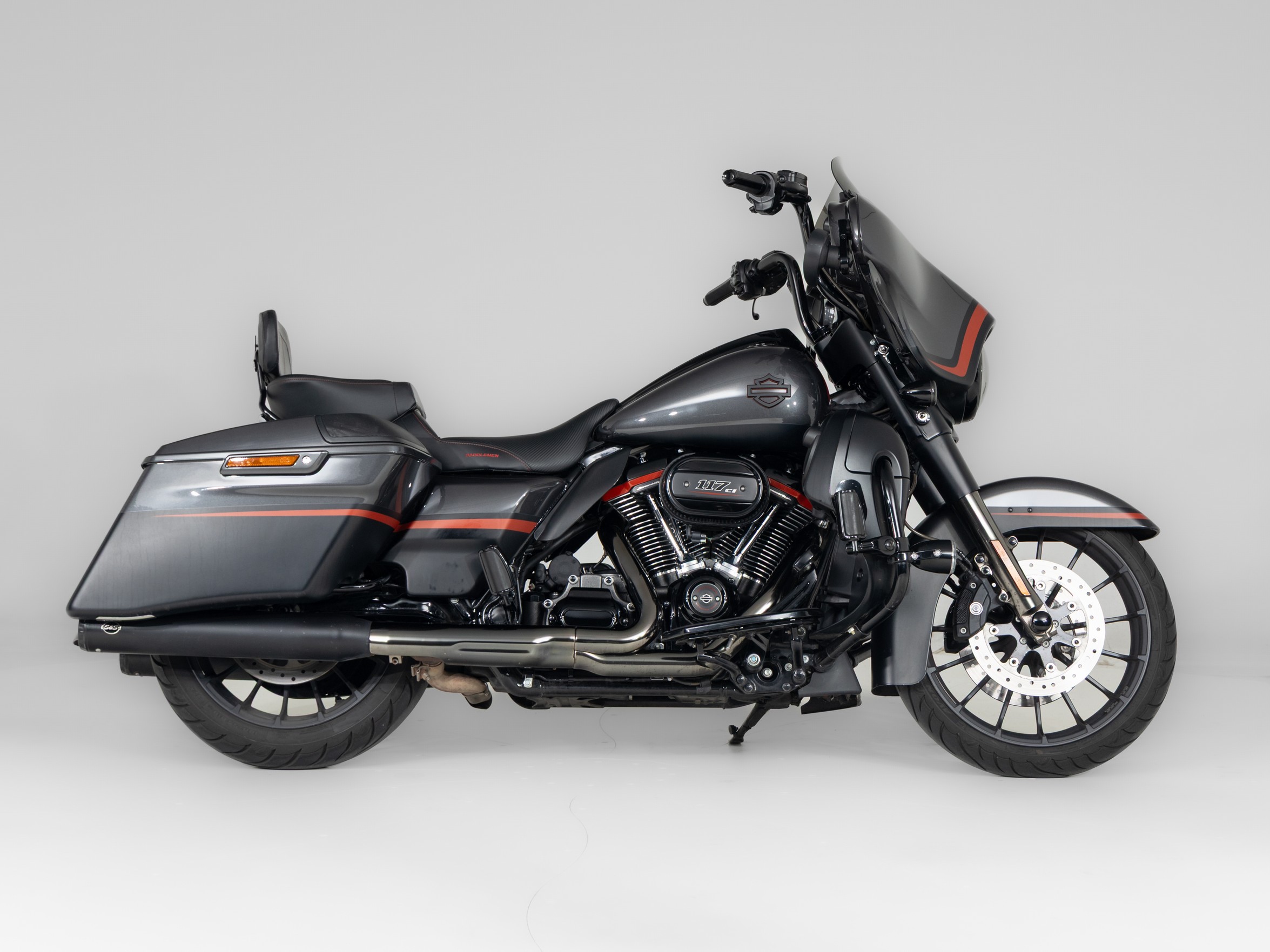 HARLEY-DAVIDSON FLHXSE CVO Street Glide