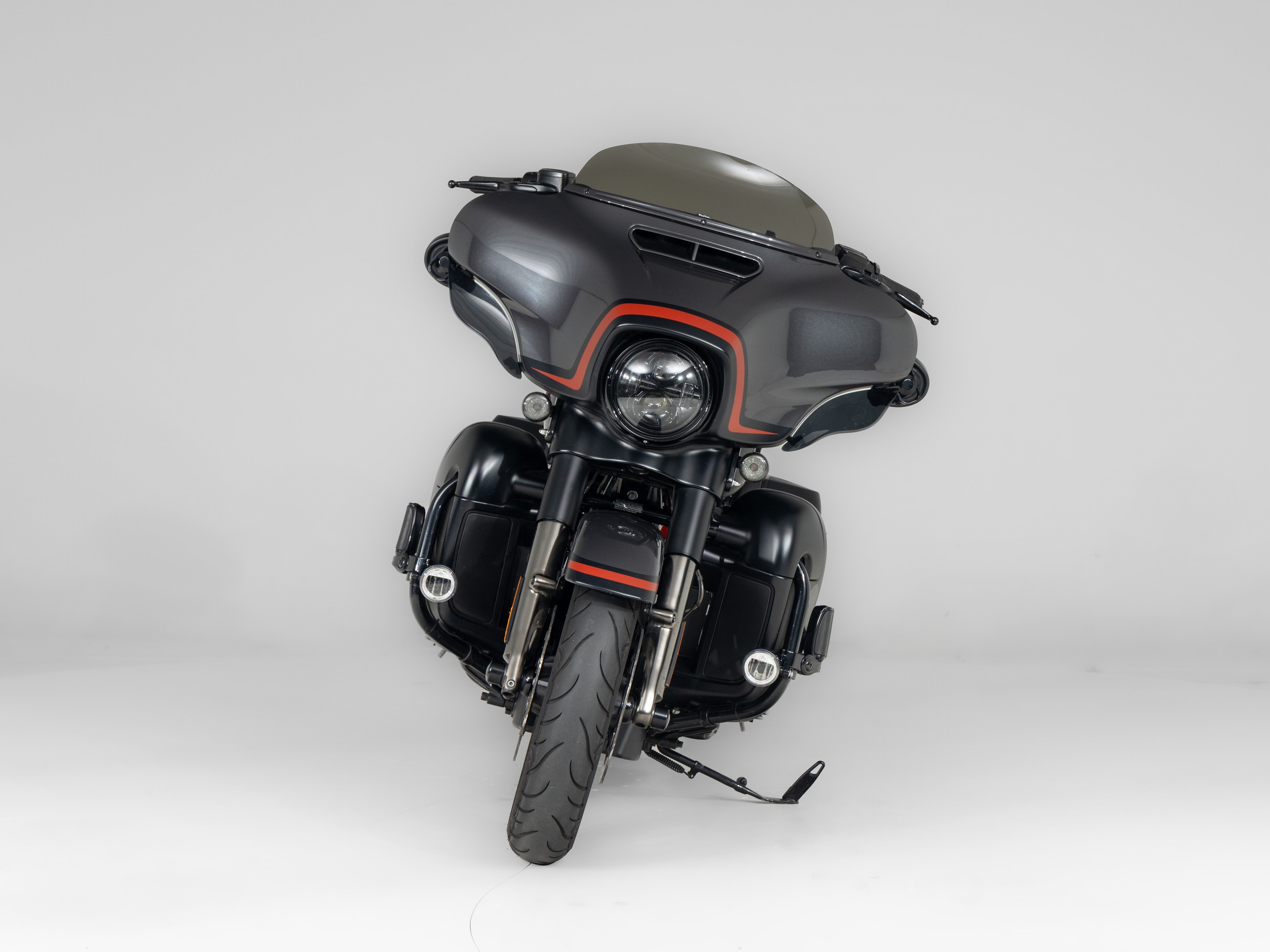 HARLEY-DAVIDSON FLHXSE CVO Street Glide
