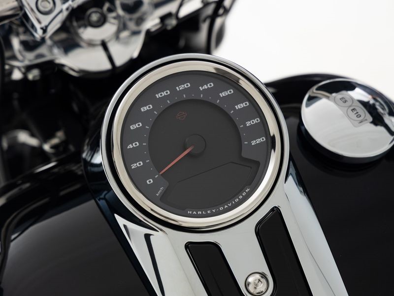 HARLEY-DAVIDSON - FLSB Sport Glide Vivid Black