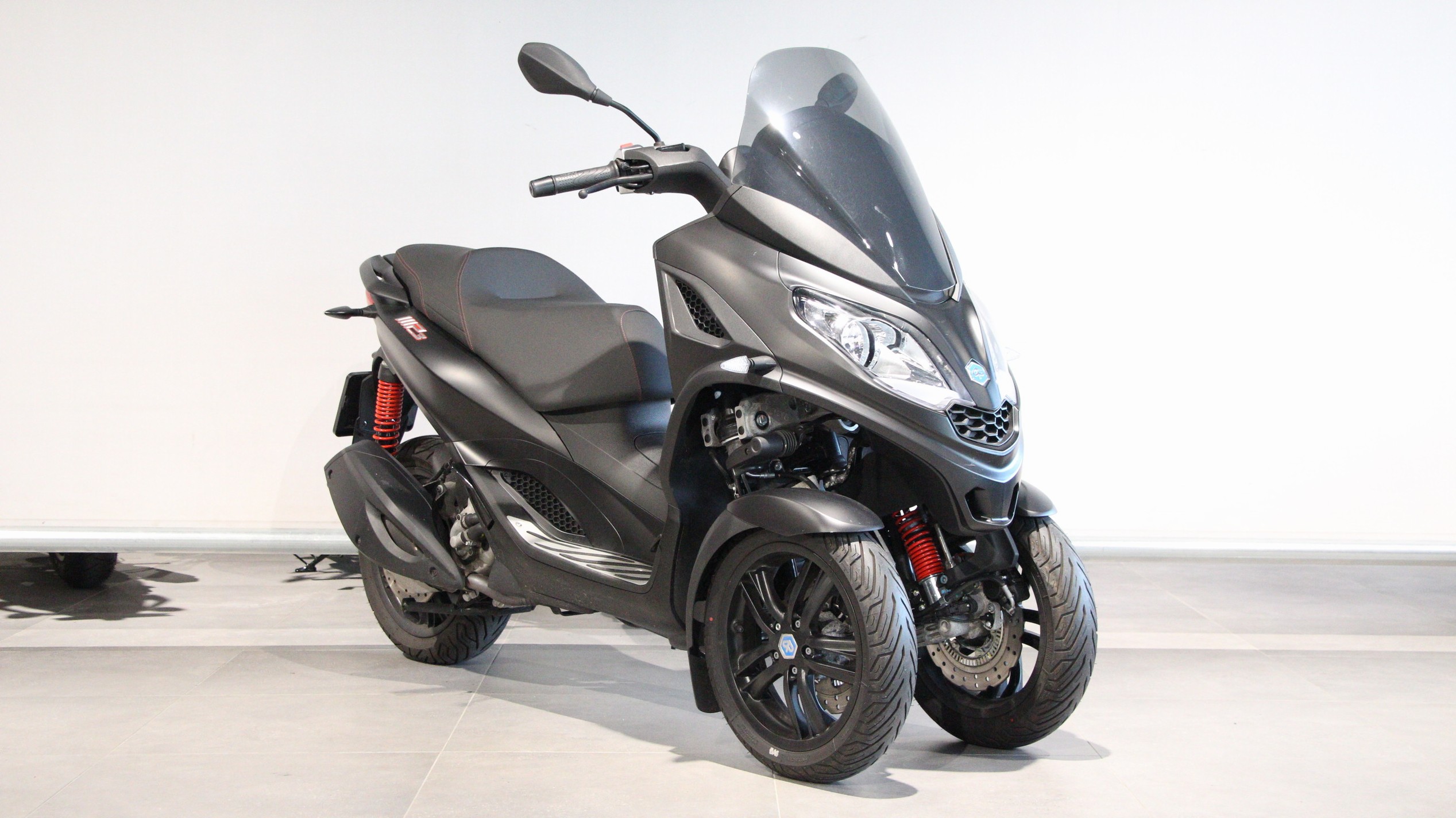 Te Koop: PIAGGIO MP3 300 HPE SPORT - BikeNet