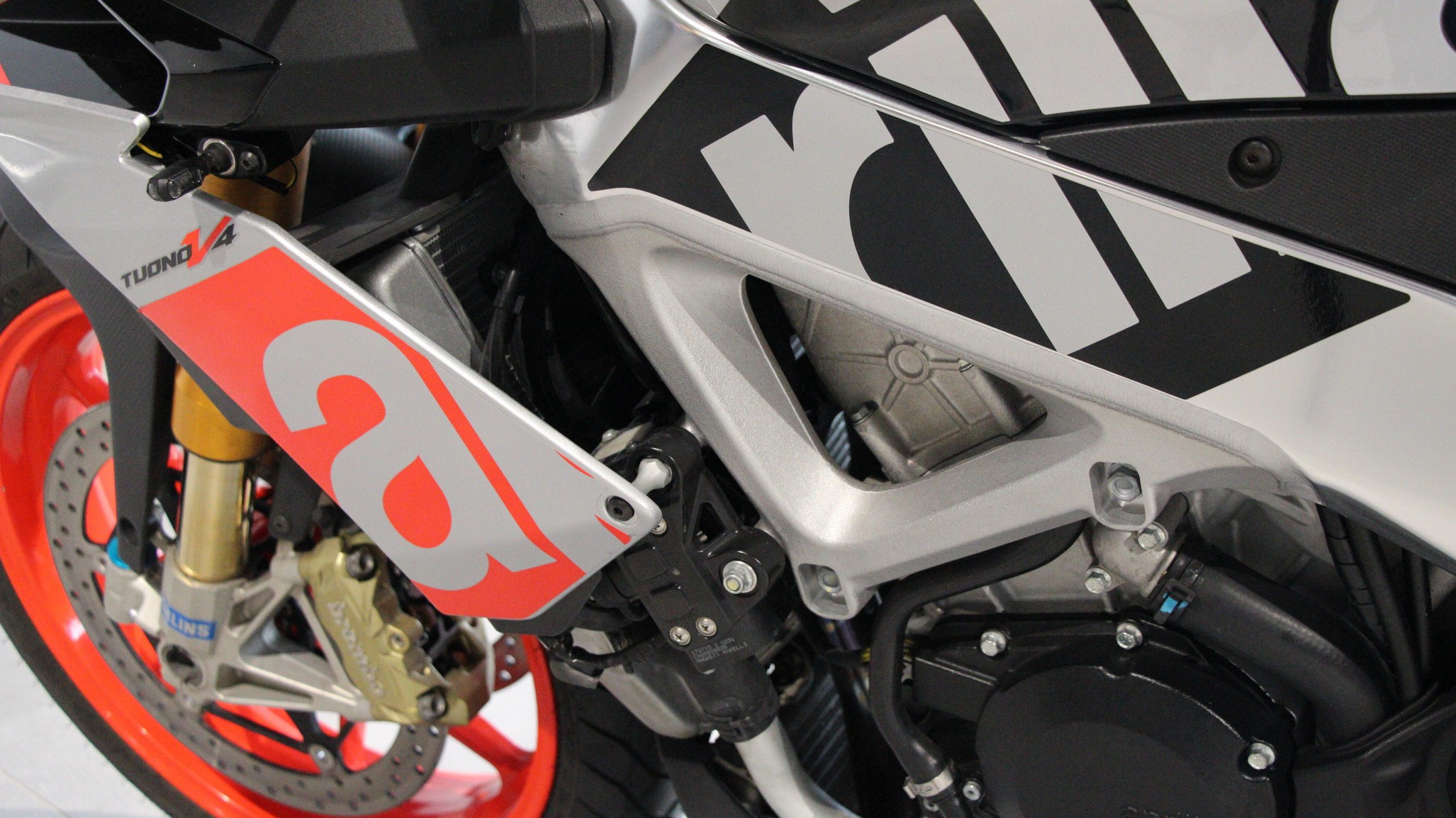 APRILIA - TUONO V4 1100 FACTORY