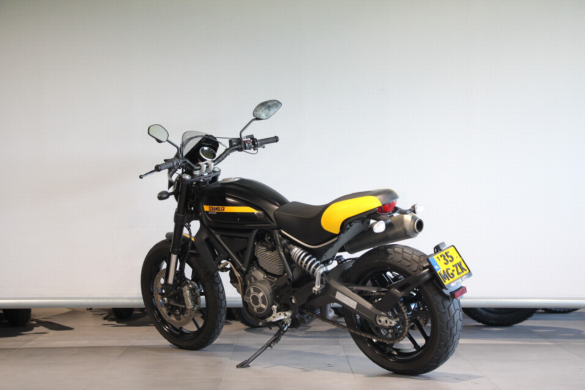 DUCATI - SCRAMBLER FULL THROTLLE