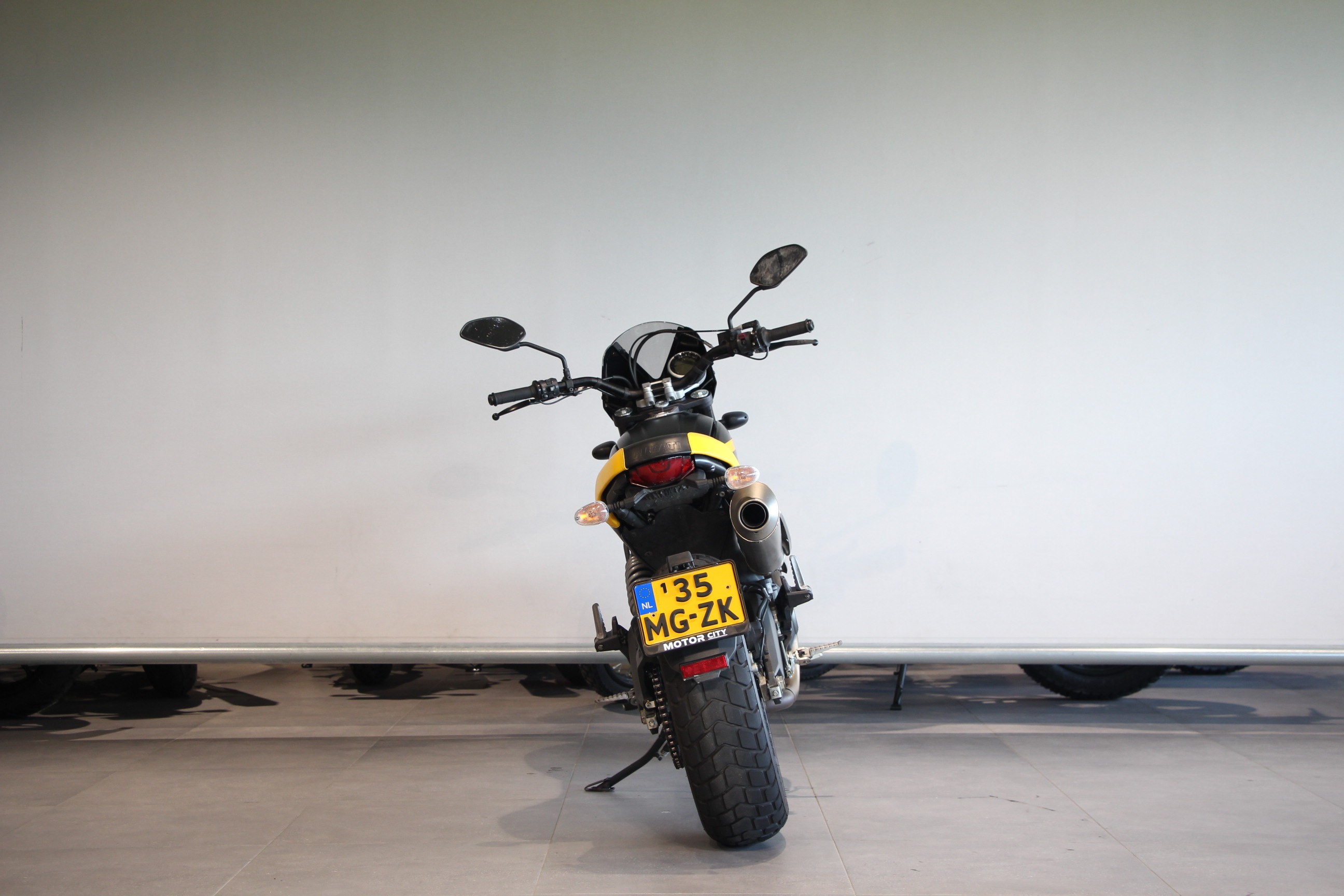 DUCATI - SCRAMBLER FULL THROTLLE