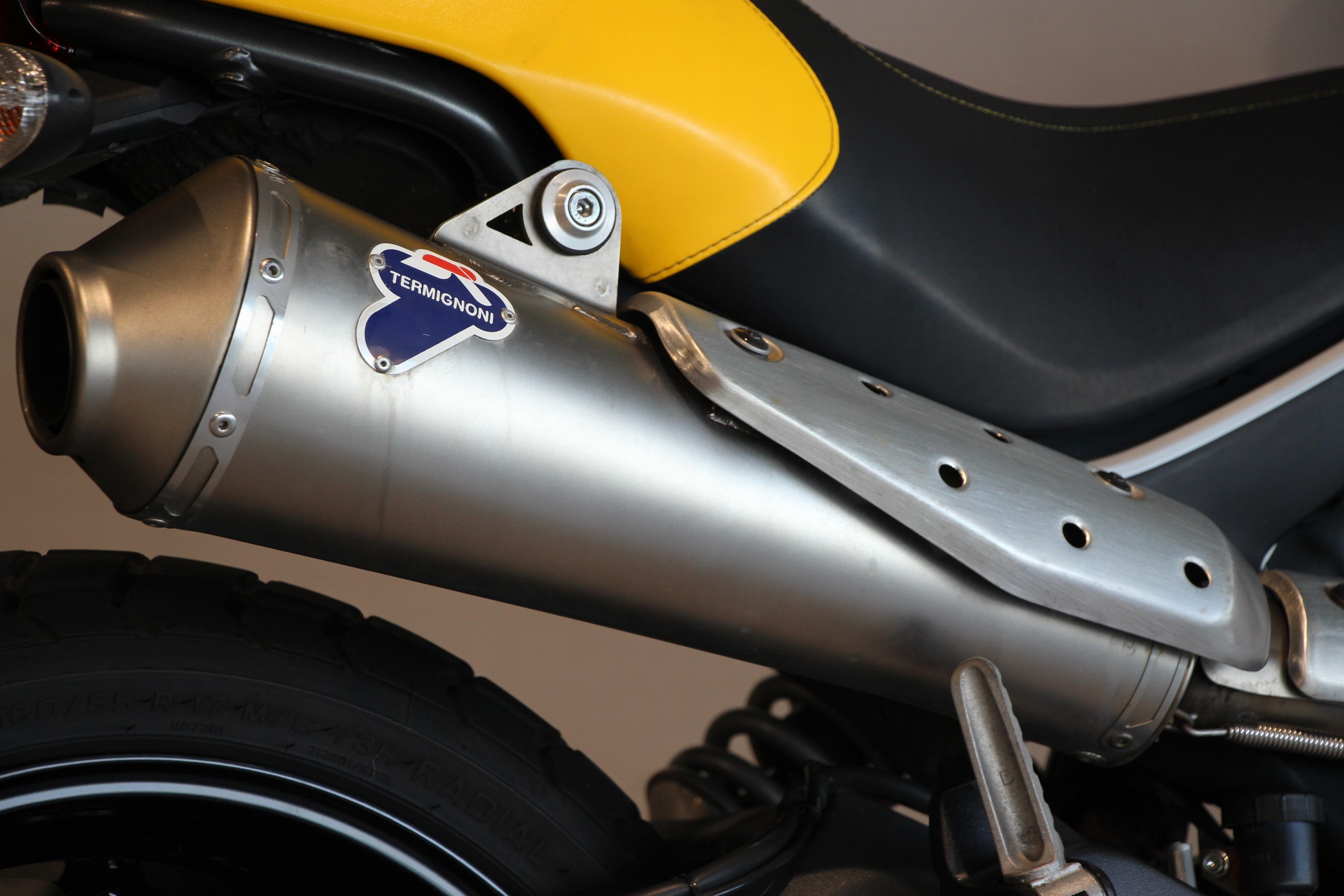 DUCATI - SCRAMBLER FULL THROTLLE