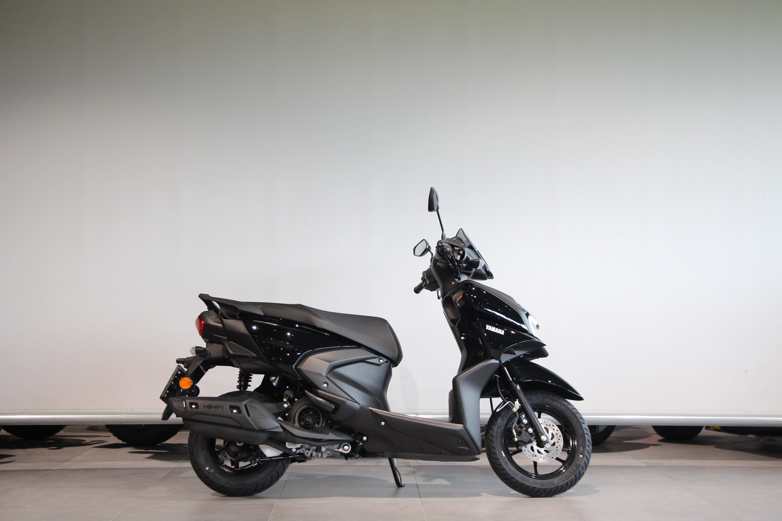 YAMAHA - RAYZR