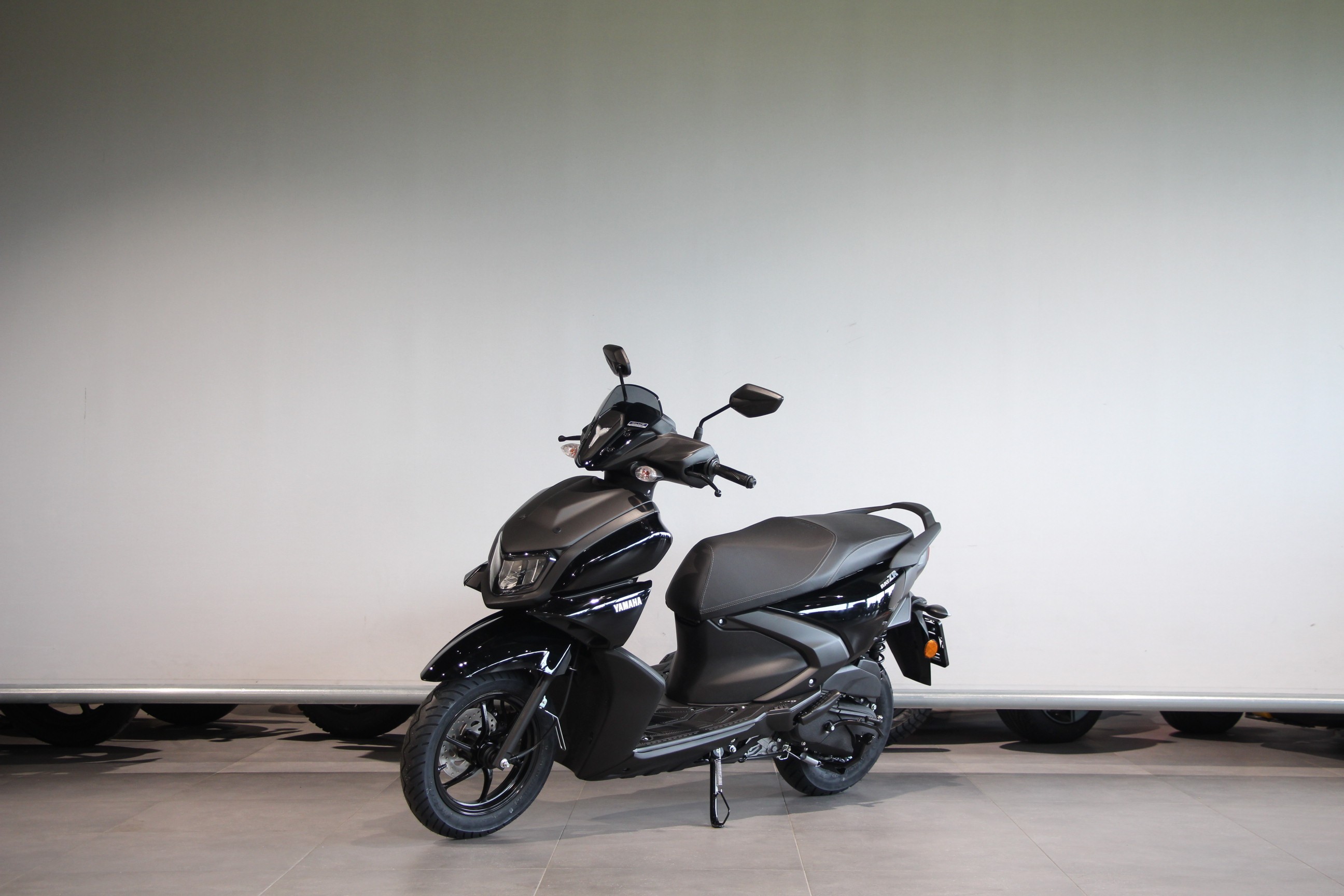 YAMAHA - RAYZR