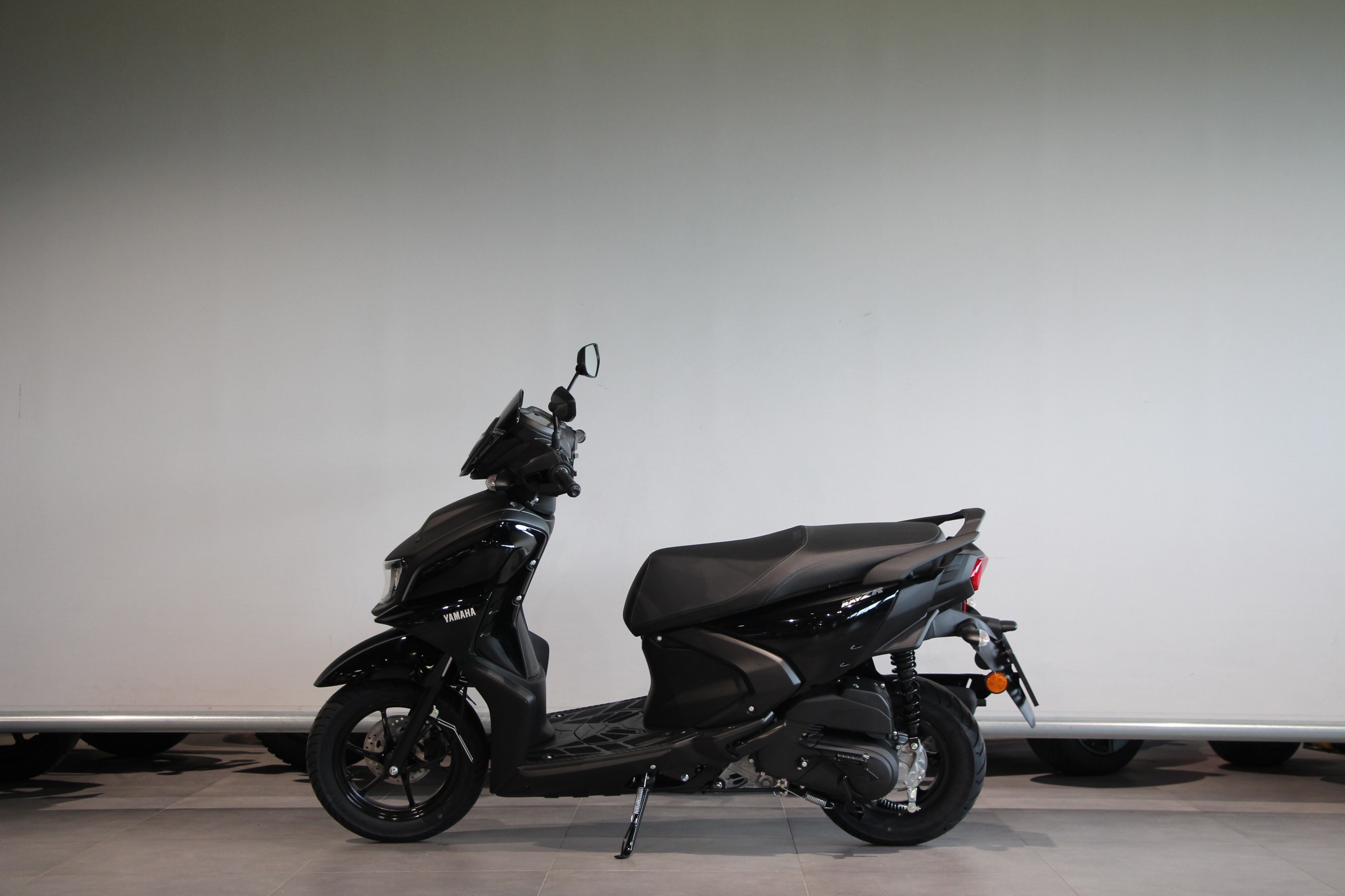 YAMAHA - RAYZR