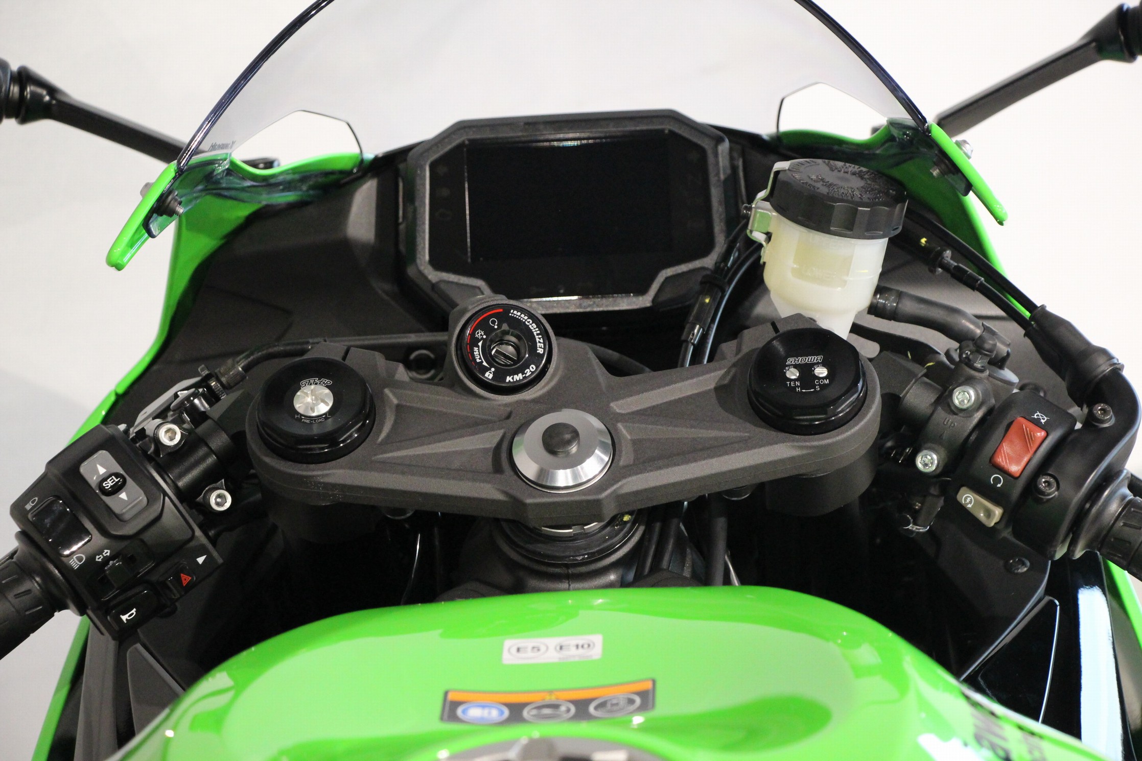 KAWASAKI - ZX-6 R