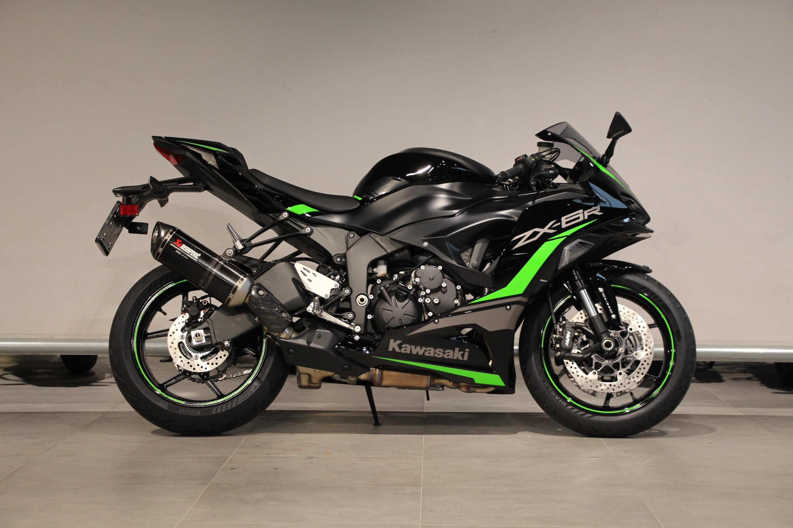 KAWASAKI - ZX-6 R