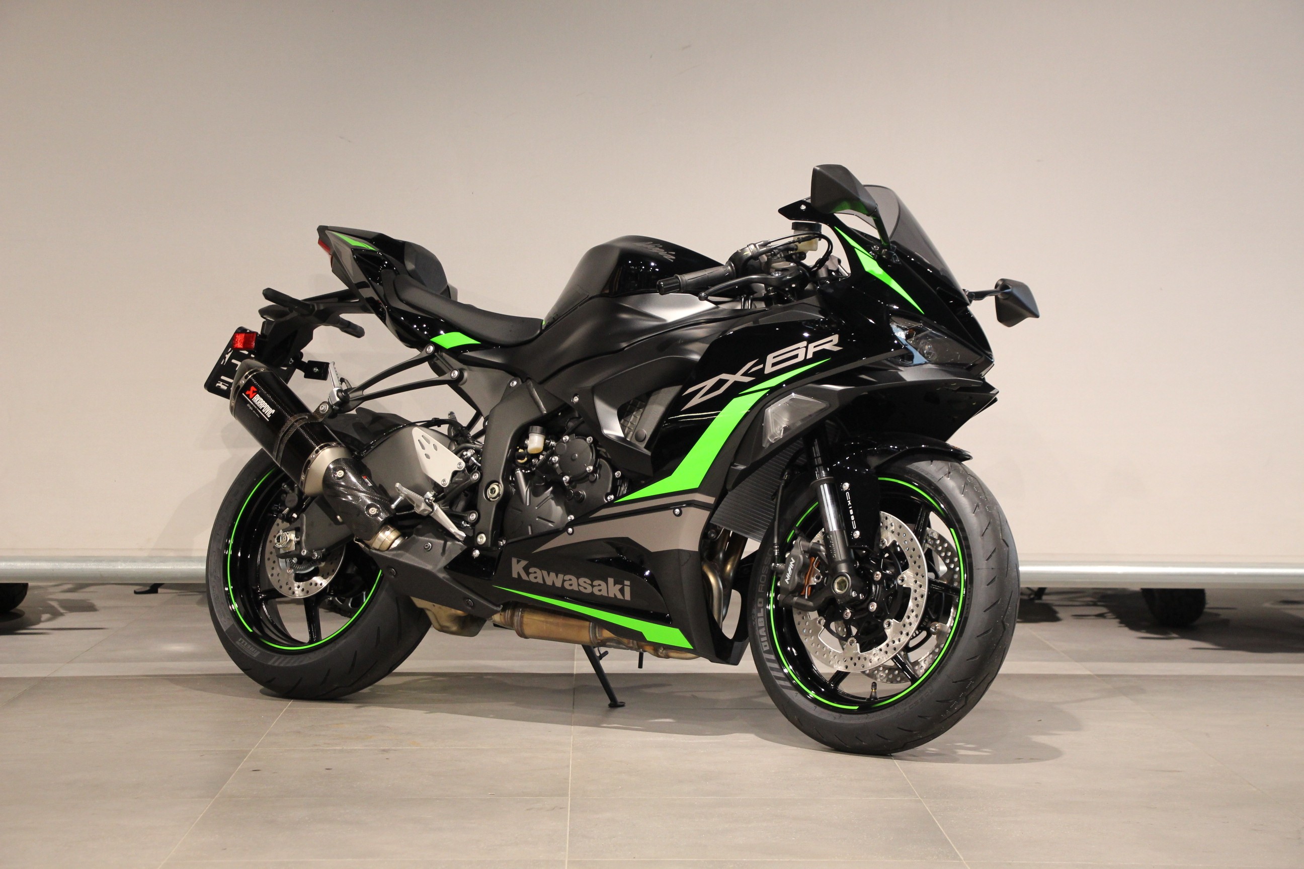KAWASAKI - ZX-6 R