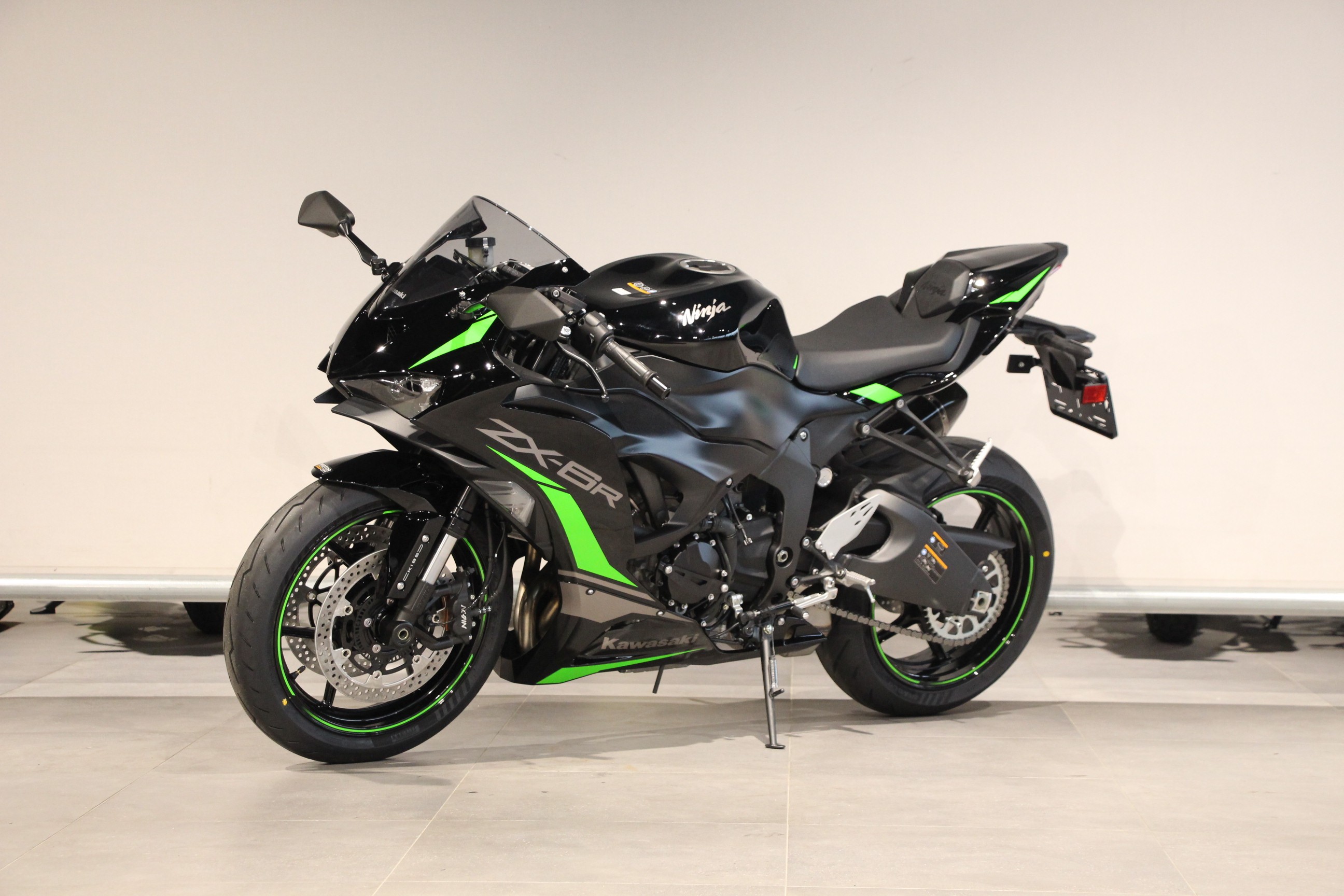 KAWASAKI - ZX-6 R