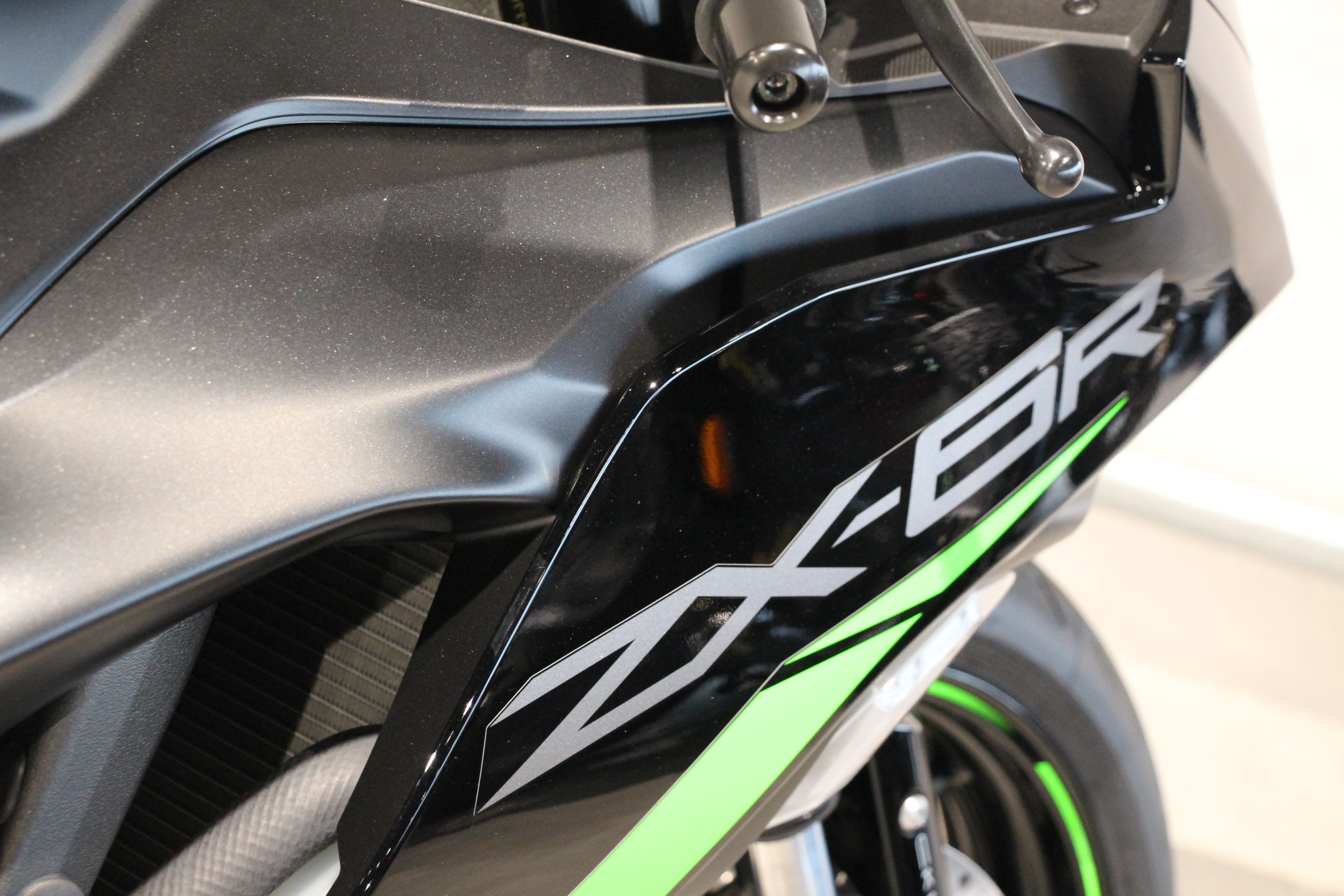 KAWASAKI - ZX-6 R