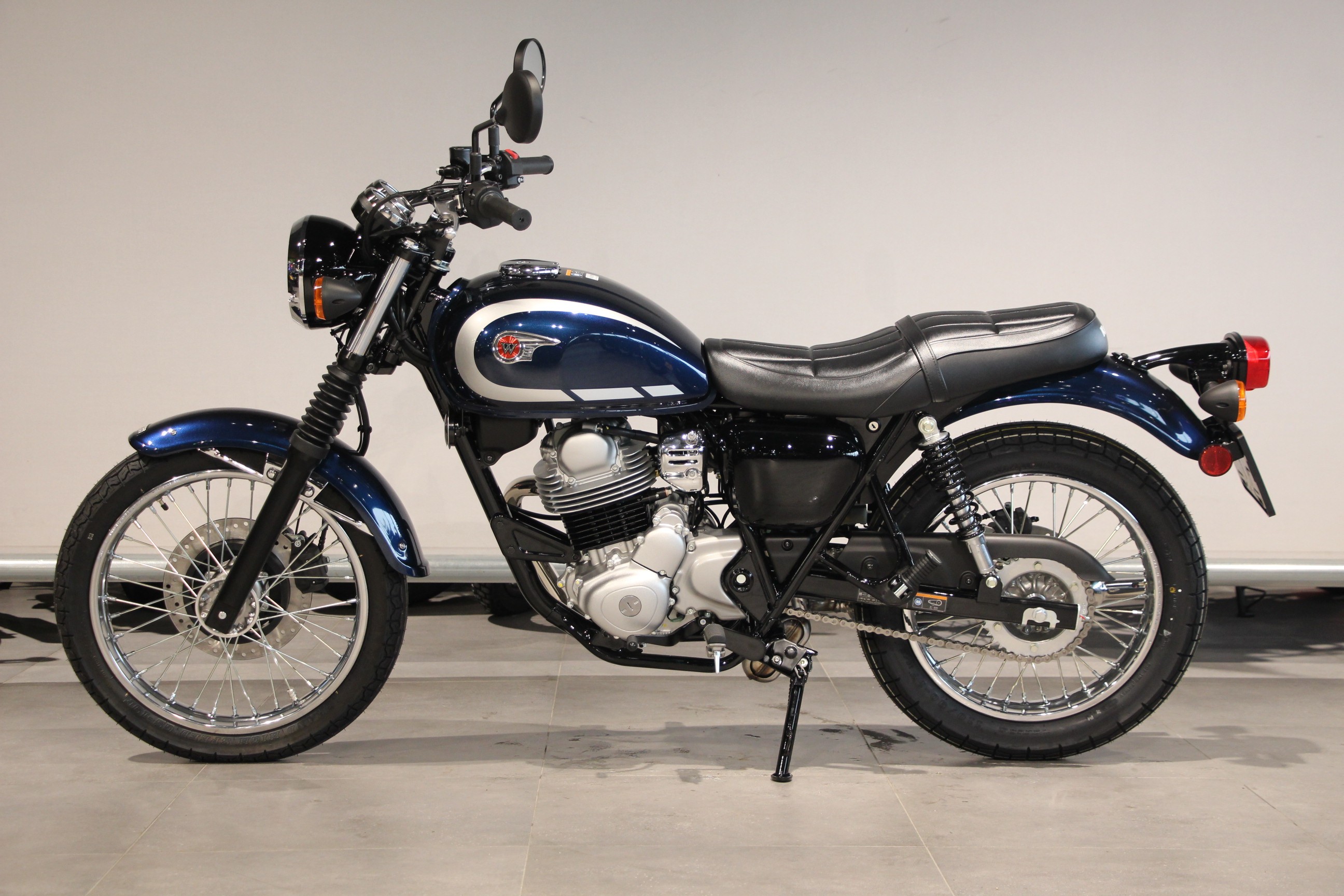 KAWASAKI - W 230