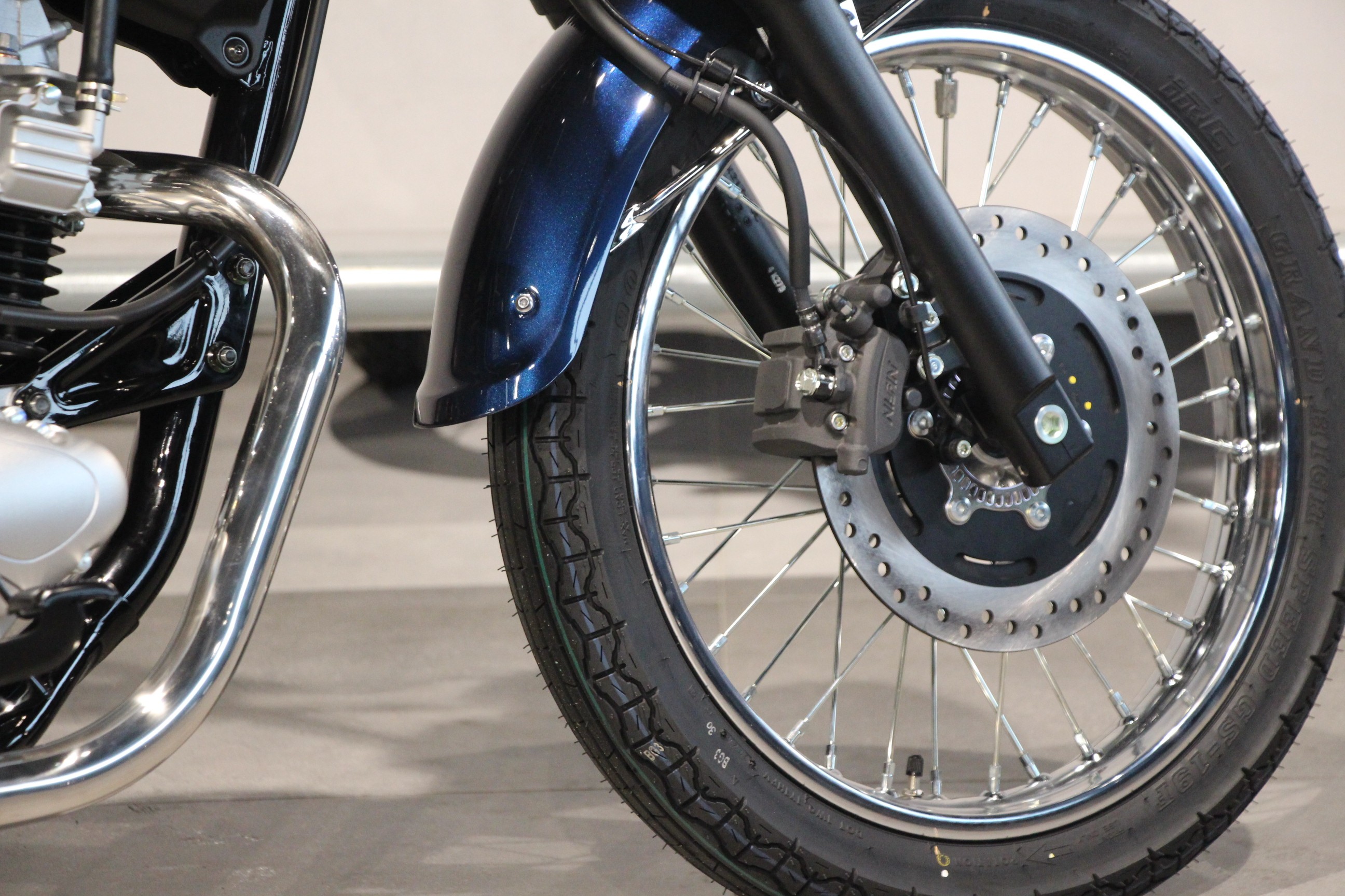 KAWASAKI - W 230