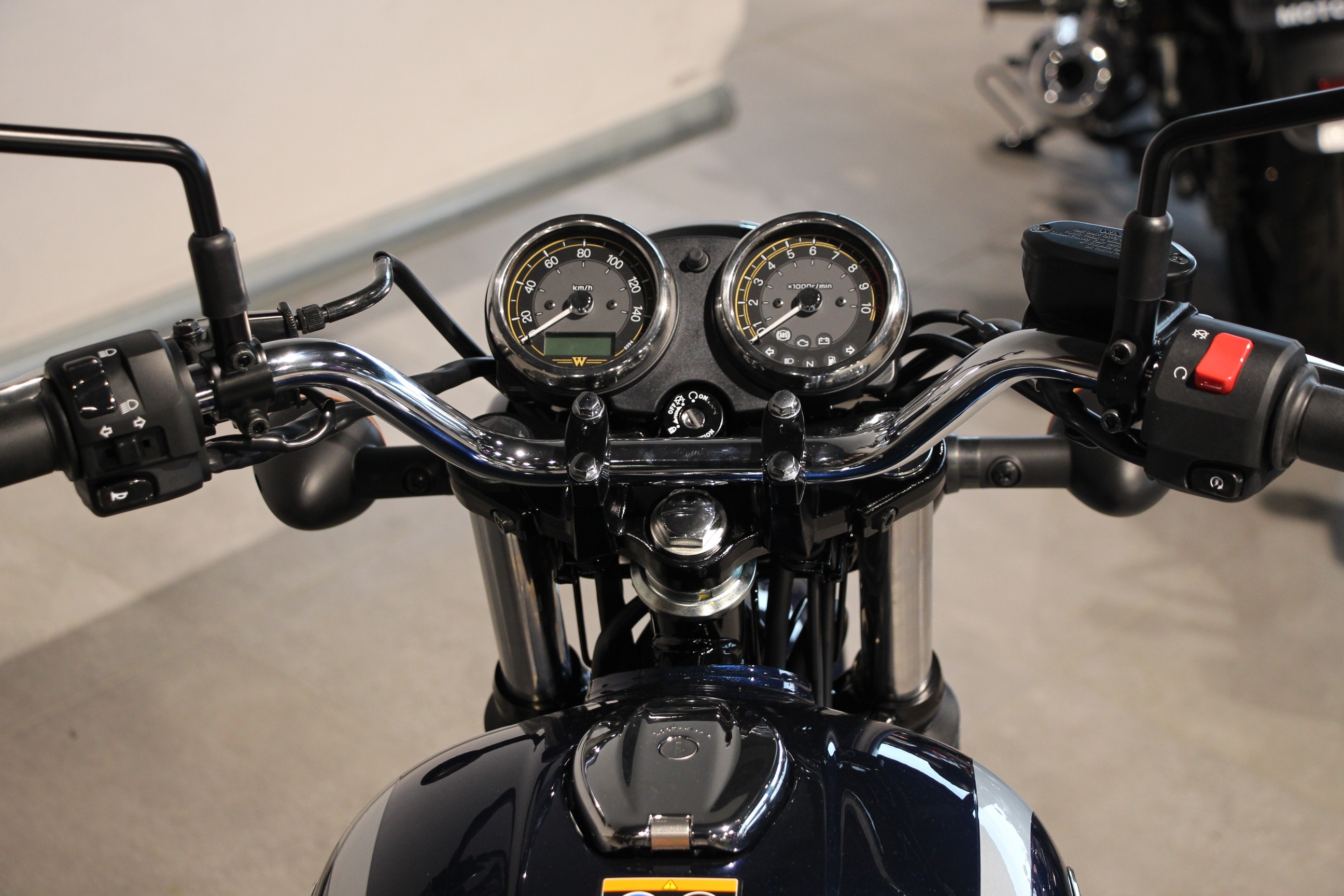 KAWASAKI - W 230