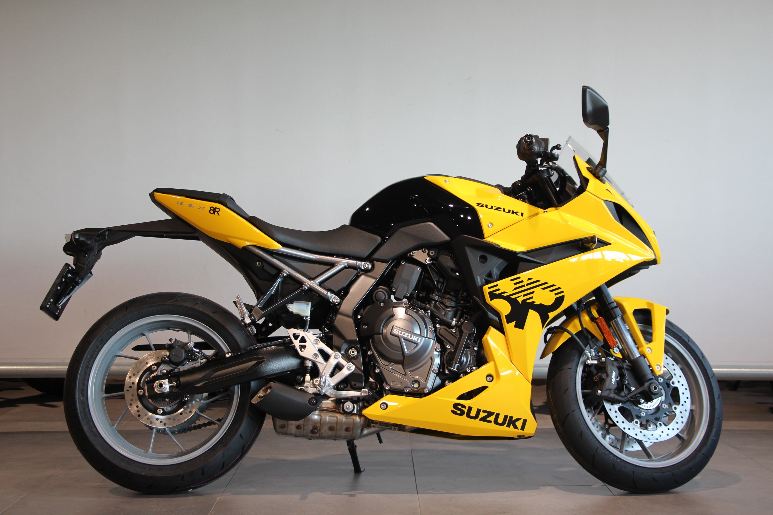 SUZUKI - GSX-8R