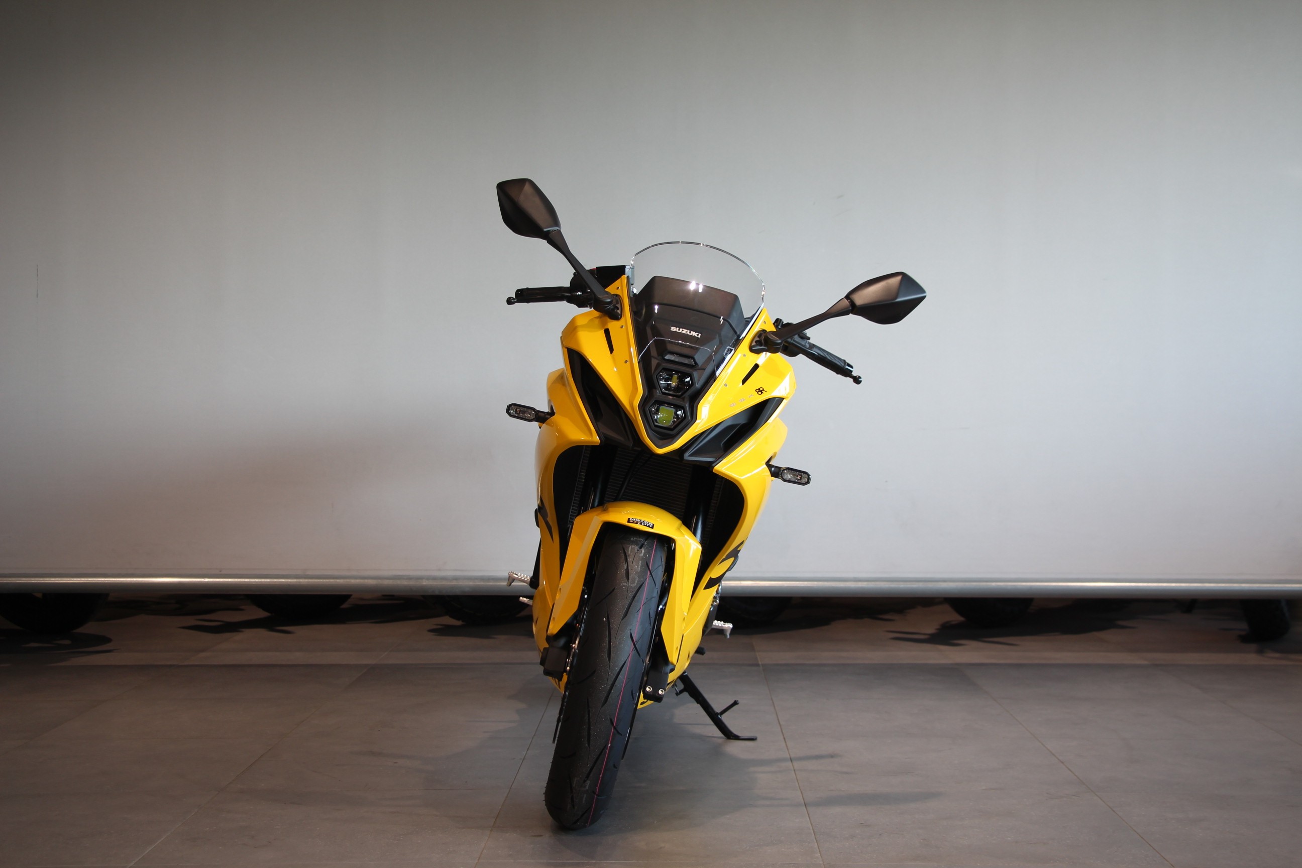 SUZUKI - GSX-8R