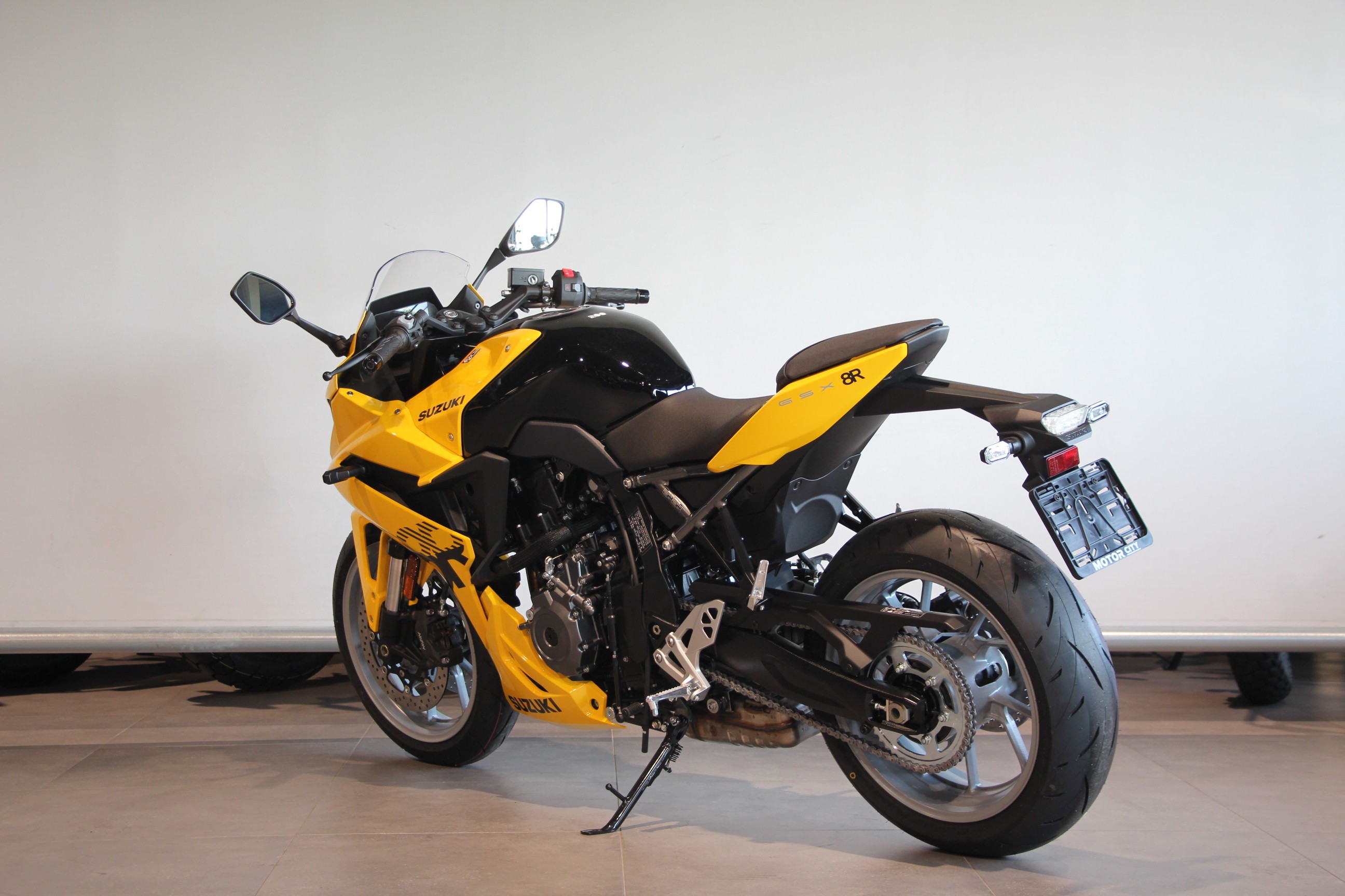 SUZUKI - GSX-8R