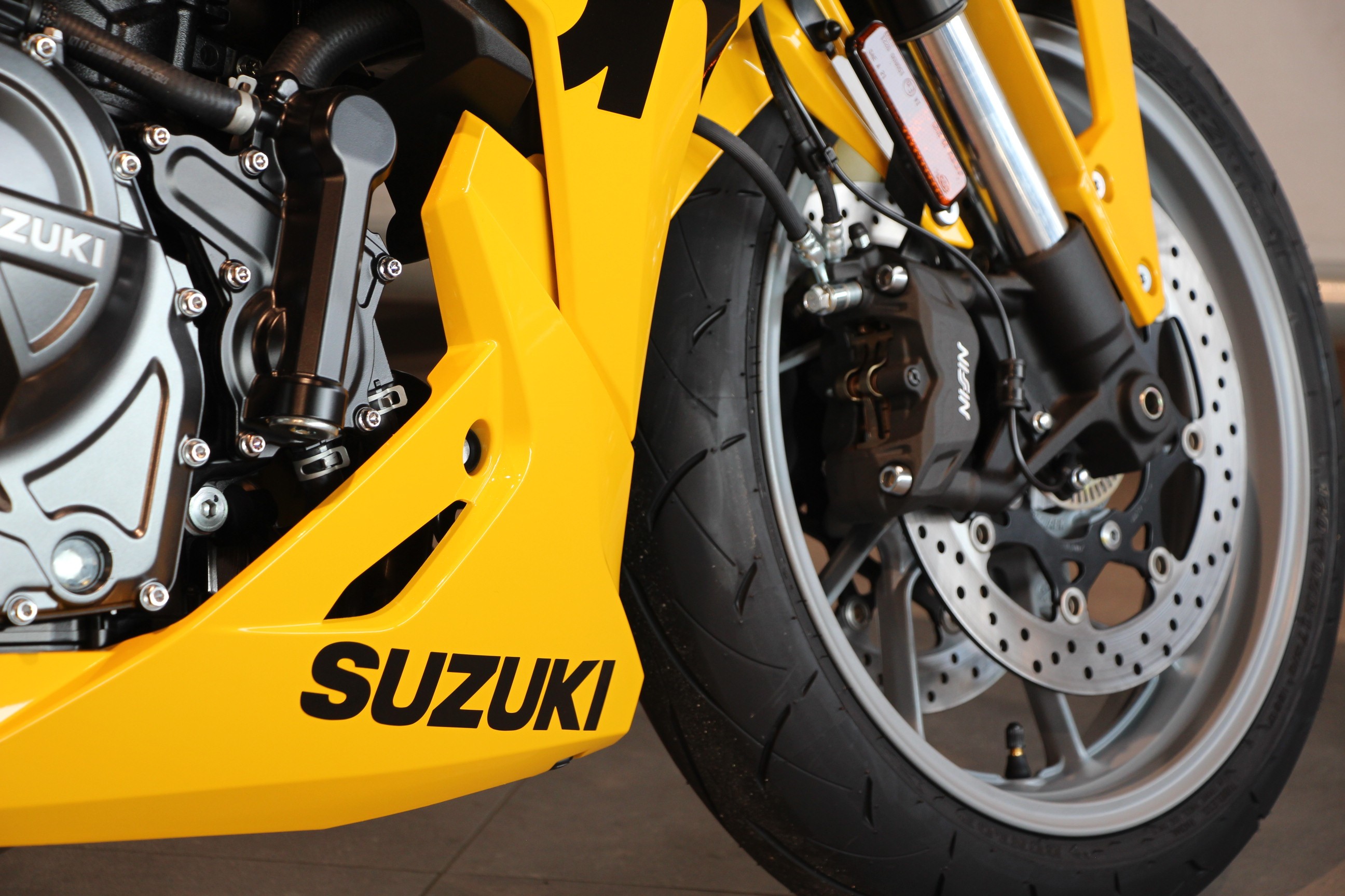 SUZUKI - GSX-8R