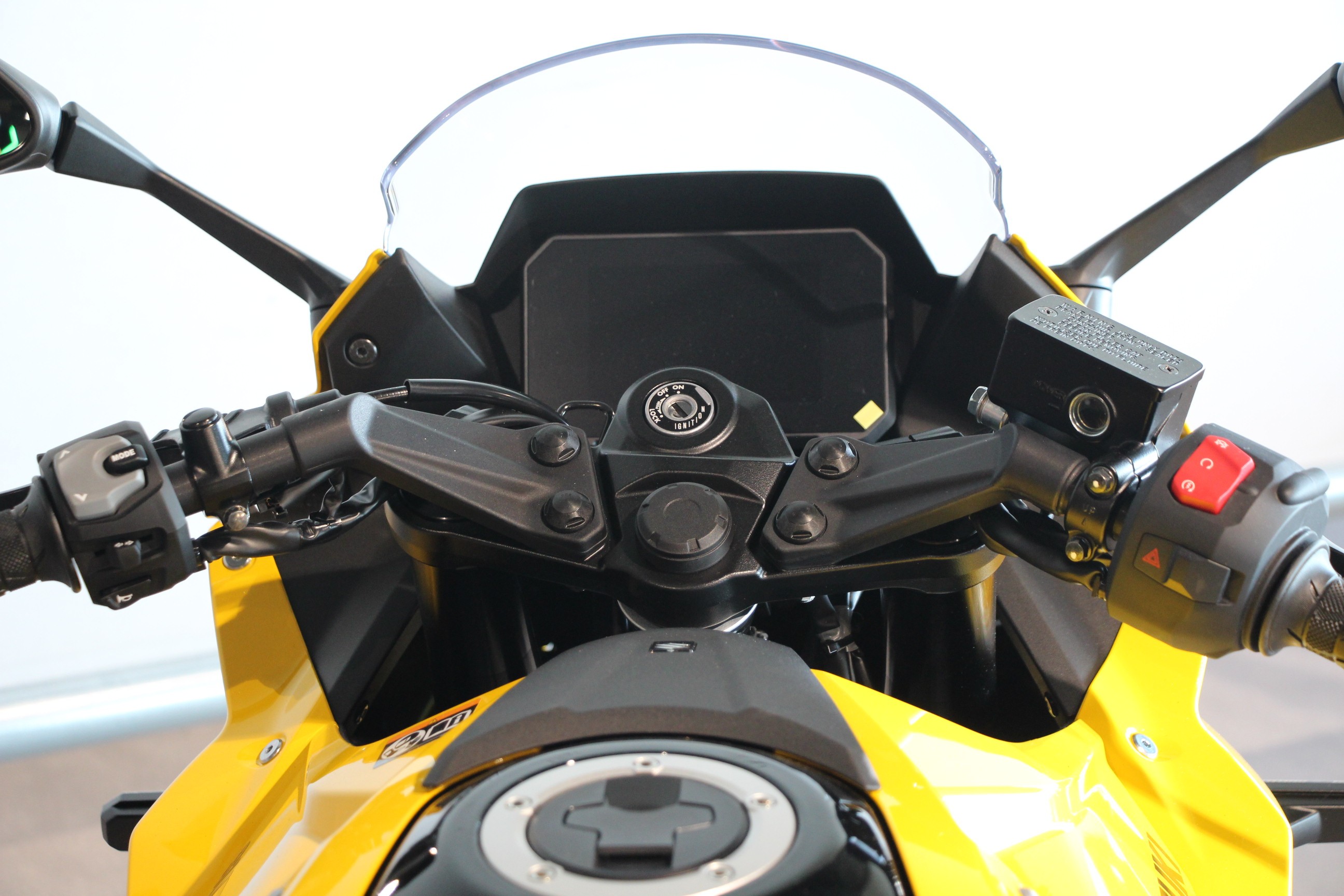 SUZUKI - GSX-8R