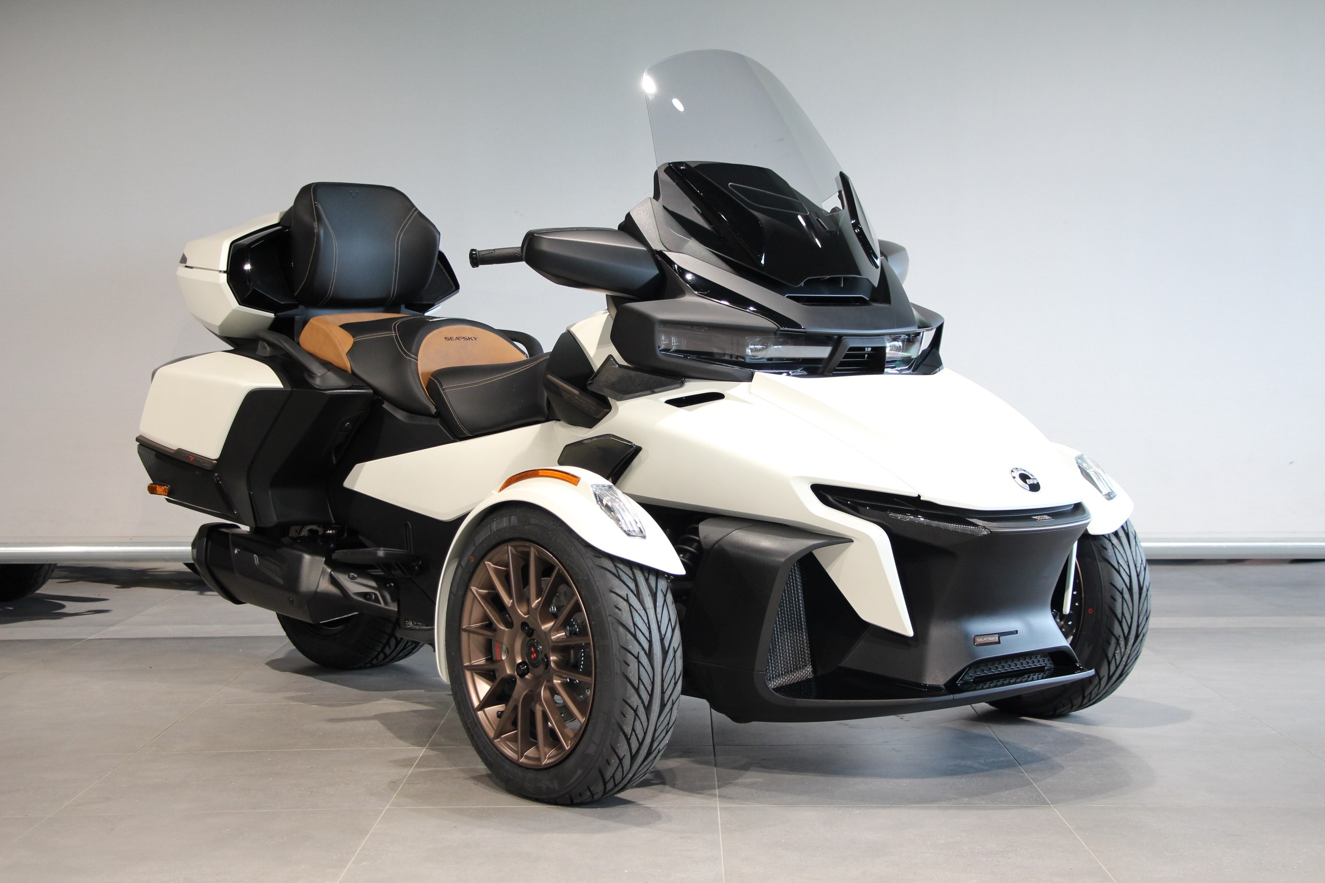 CAN-AM - SPYDER RT LIMITED SEA TO SKY