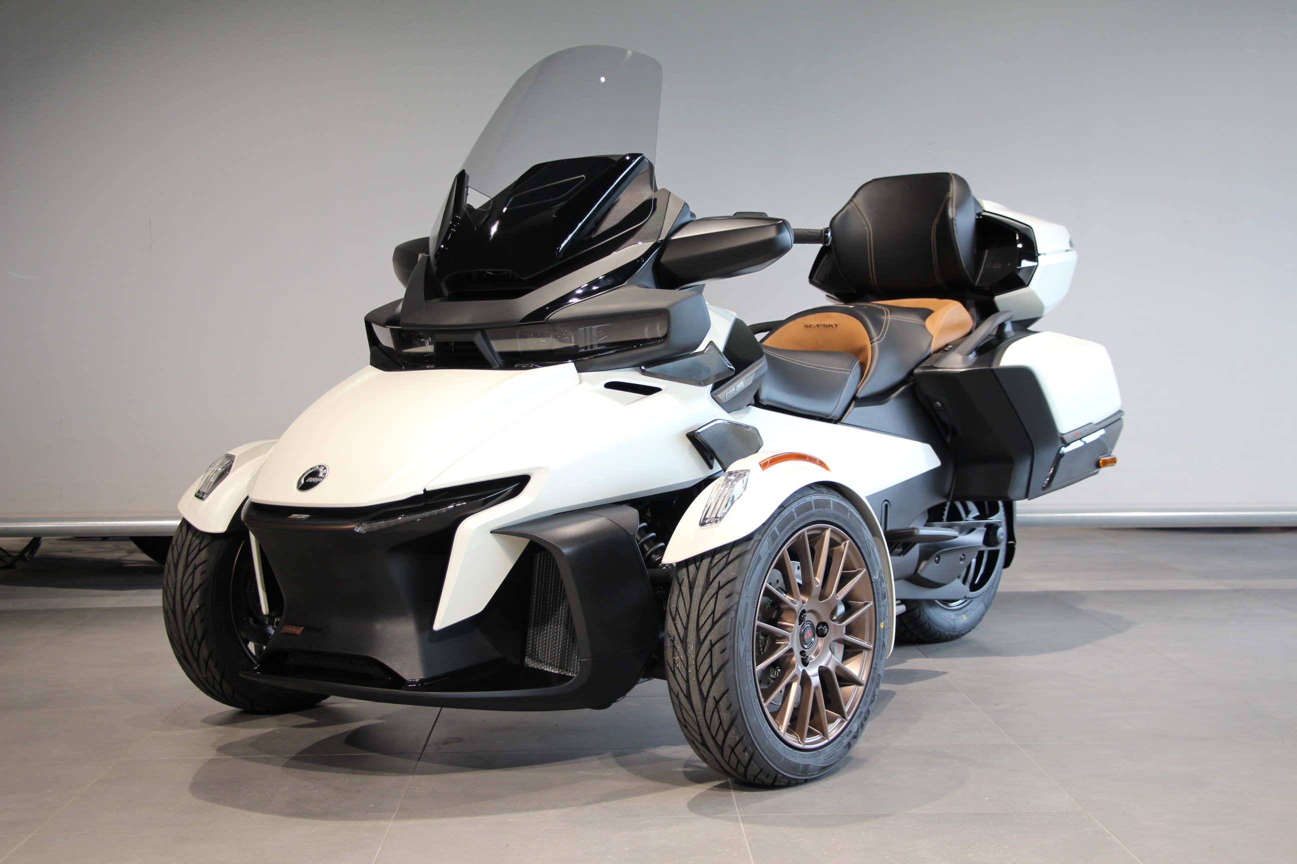 CAN-AM - SPYDER RT LIMITED SEA TO SKY