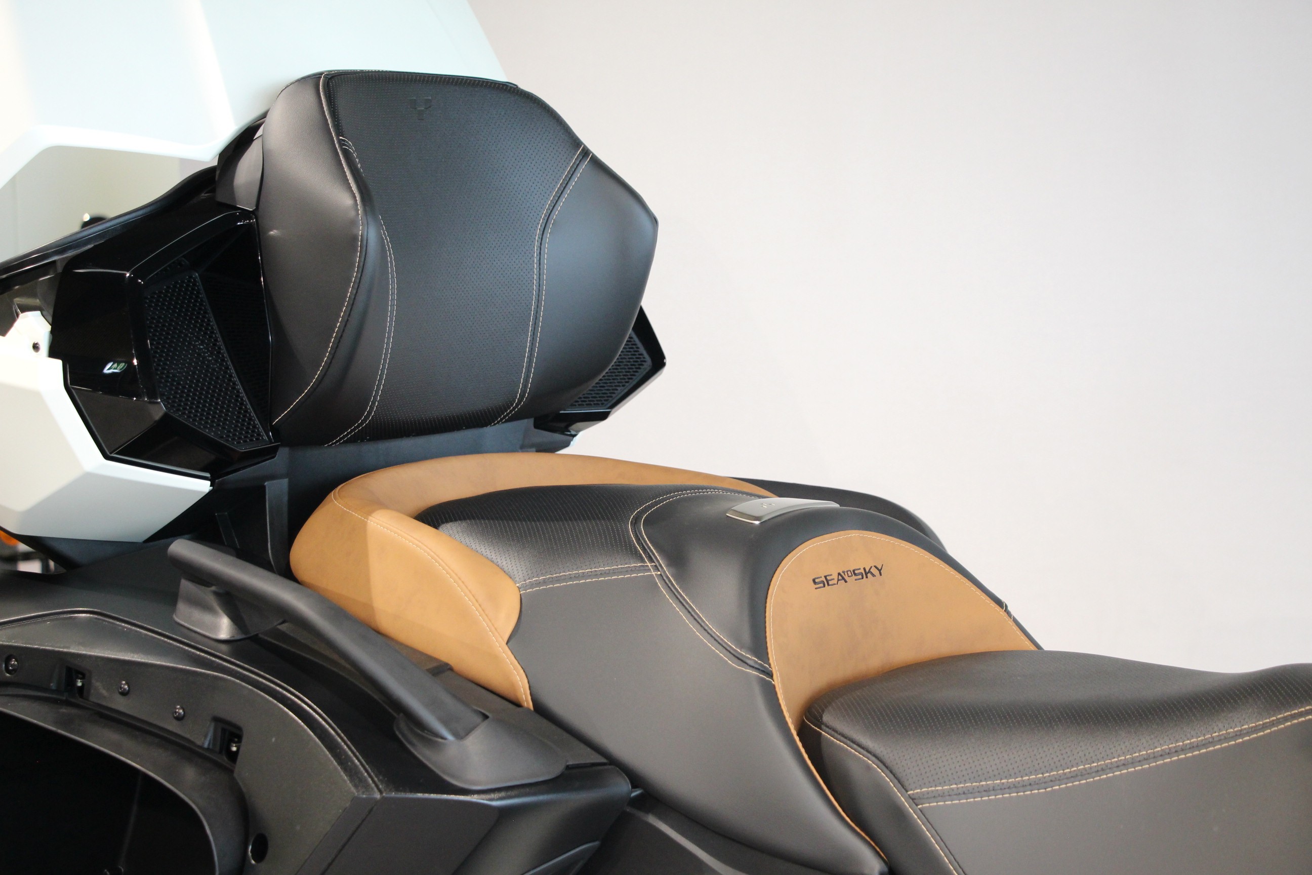 CAN-AM - SPYDER RT LIMITED SEA TO SKY