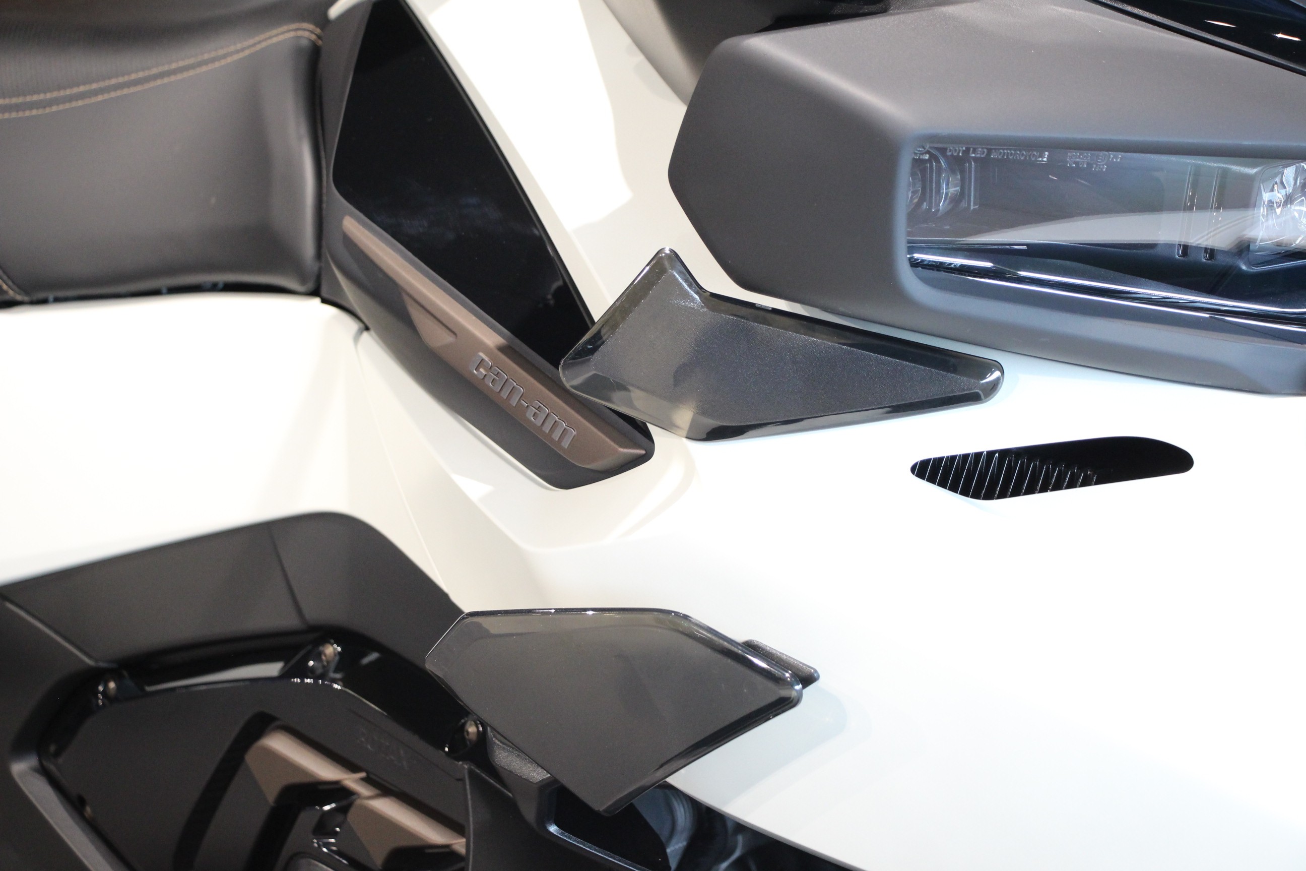 CAN-AM - SPYDER RT LIMITED SEA TO SKY