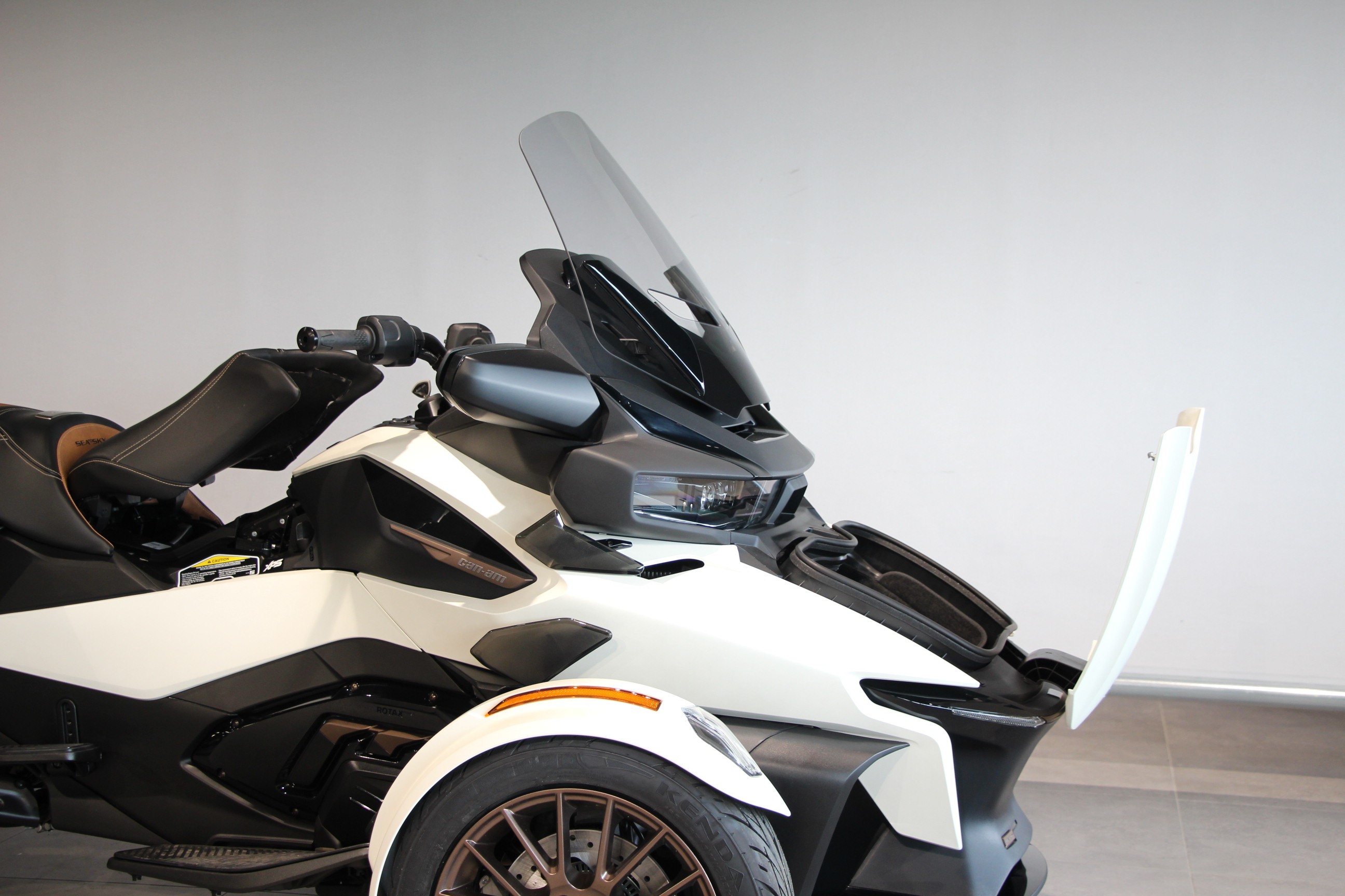 CAN-AM - SPYDER RT LIMITED SEA TO SKY