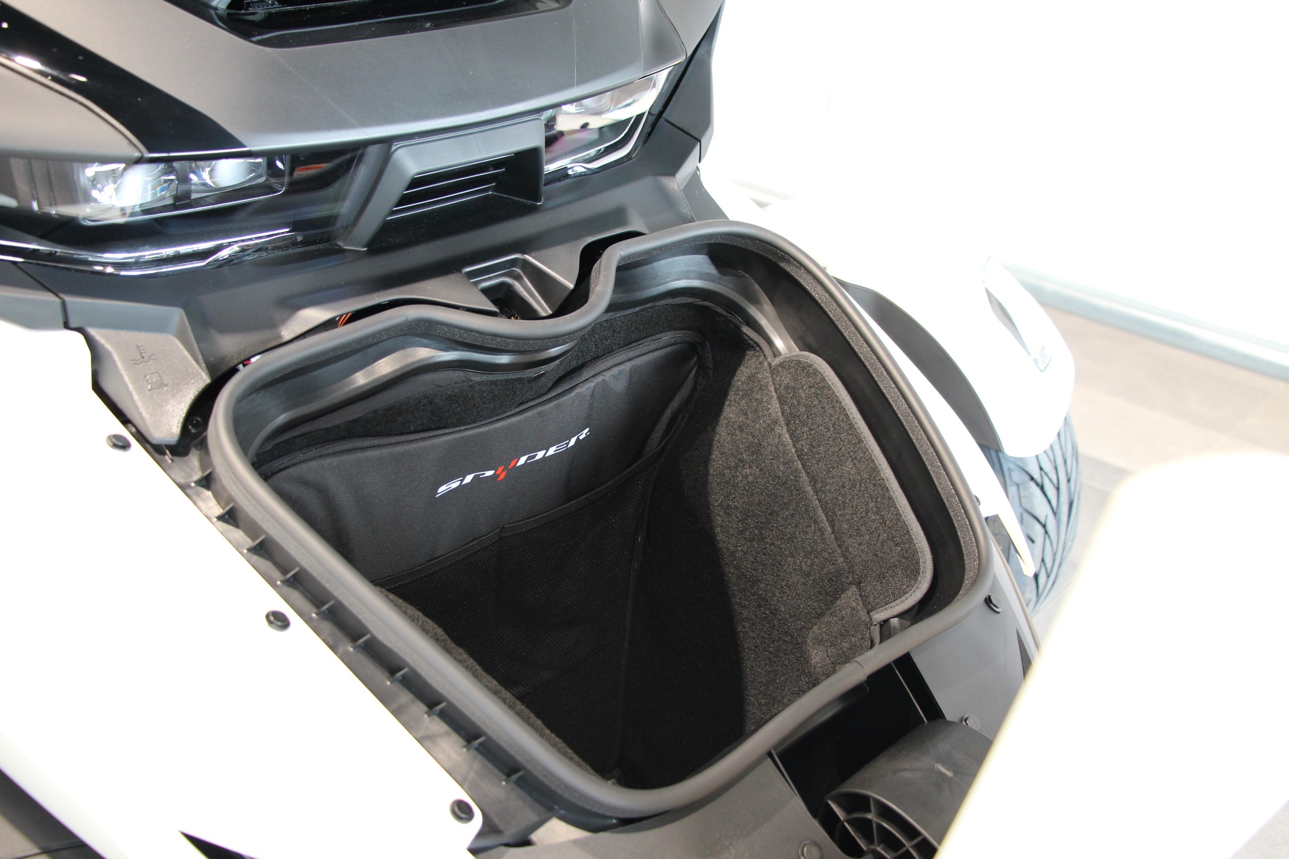 CAN-AM - SPYDER RT LIMITED SEA TO SKY