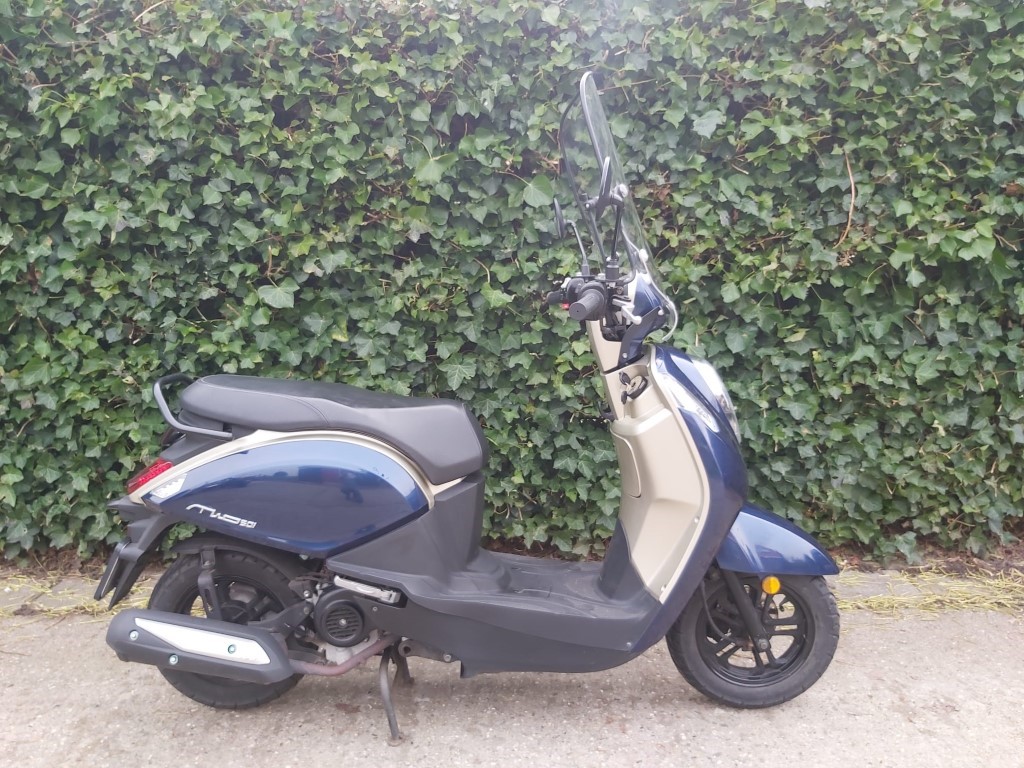 SYM Mio 50 i 45 km/h