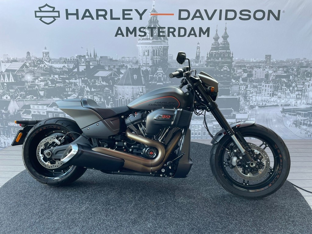 HARLEY-DAVIDSON - SOFTAIL FXDR 114