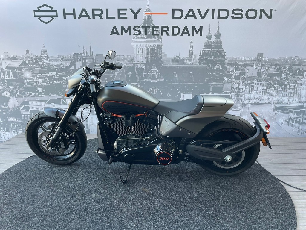 HARLEY-DAVIDSON - SOFTAIL FXDR 114