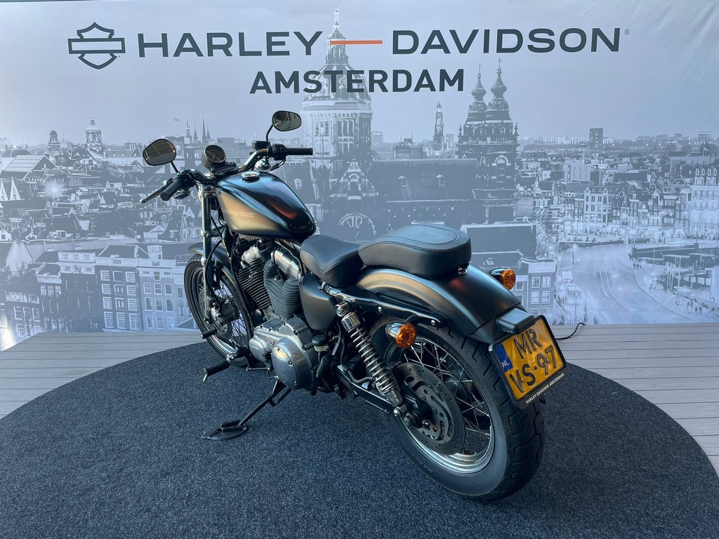 HARLEY-DAVIDSON - XL883