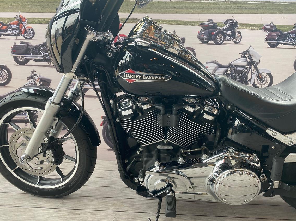 HARLEY-DAVIDSON - FXLR Softail Low Rider
