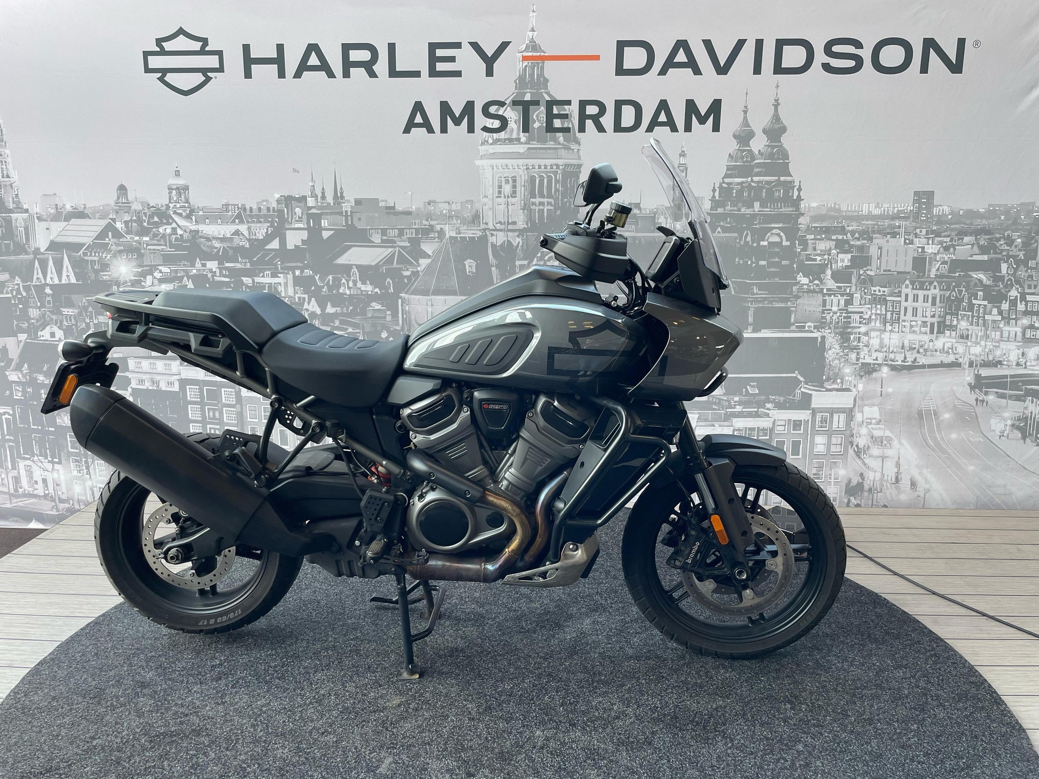 HARLEY-DAVIDSON - PAN AMERICA S CAST