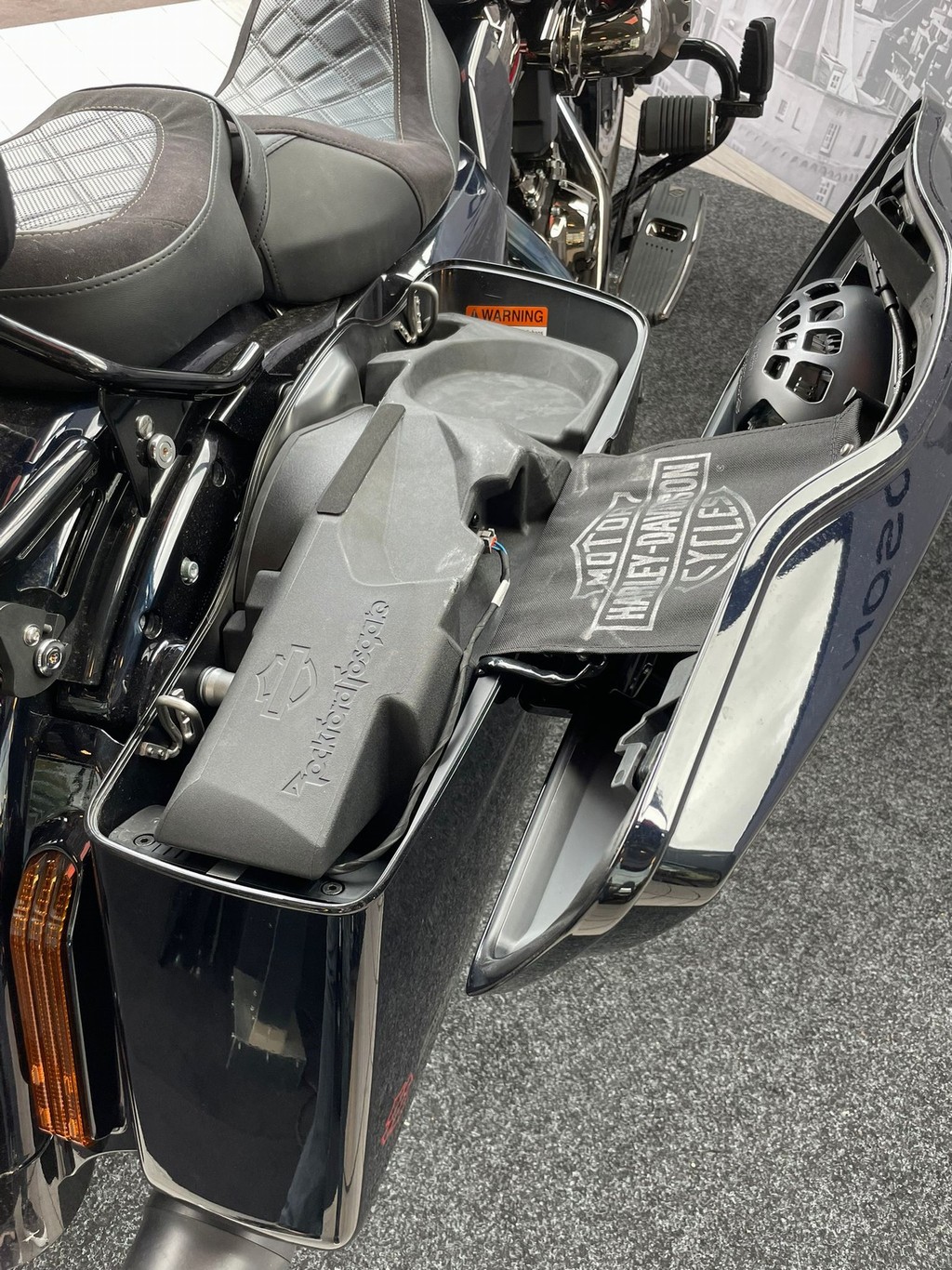 HARLEY-DAVIDSON - FLTRXSE CVO ROAD GLIDE