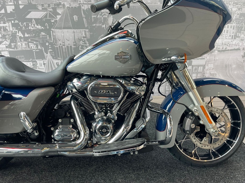 HARLEY-DAVIDSON - FLTRXS ROAD GLIDE SPECIAL Two-