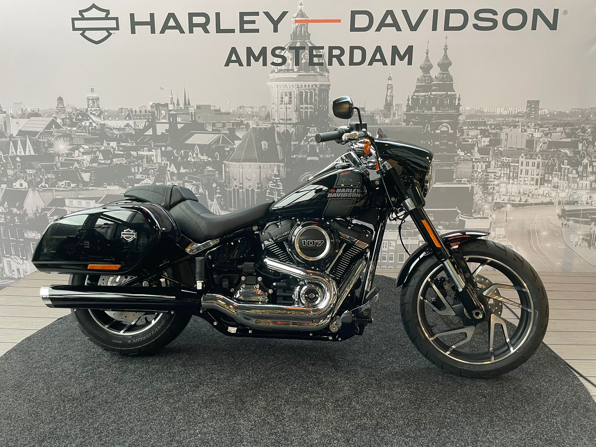 HARLEY-DAVIDSON - FLSB SPORT GLIDE