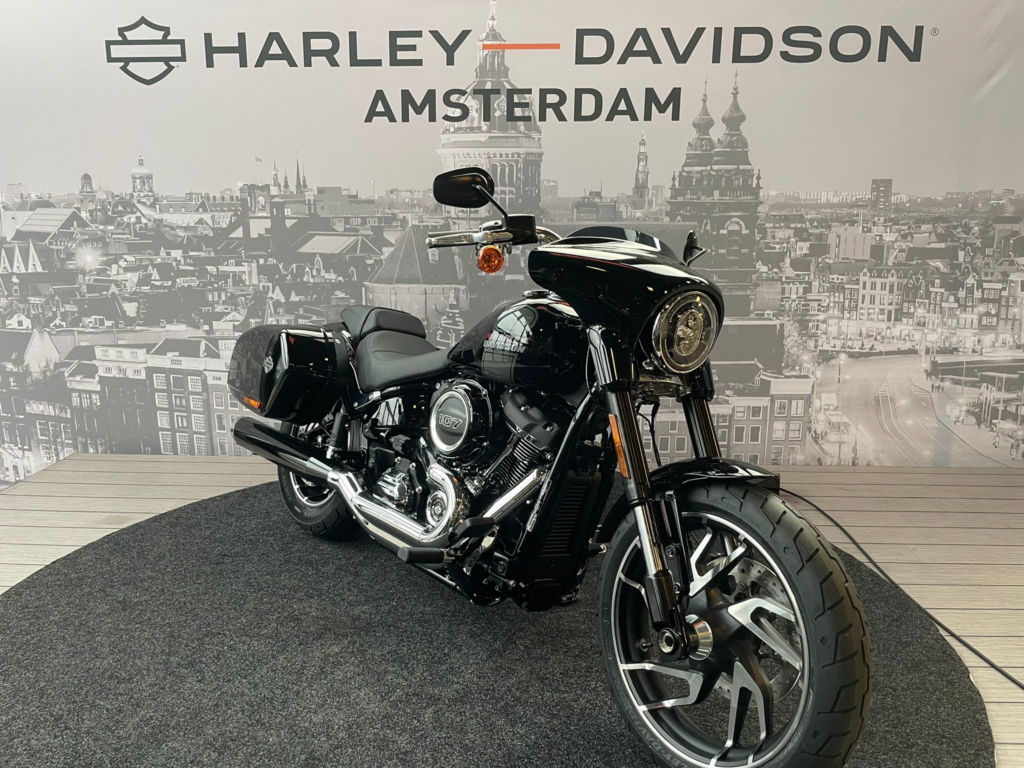 HARLEY-DAVIDSON - FLSB SPORT GLIDE