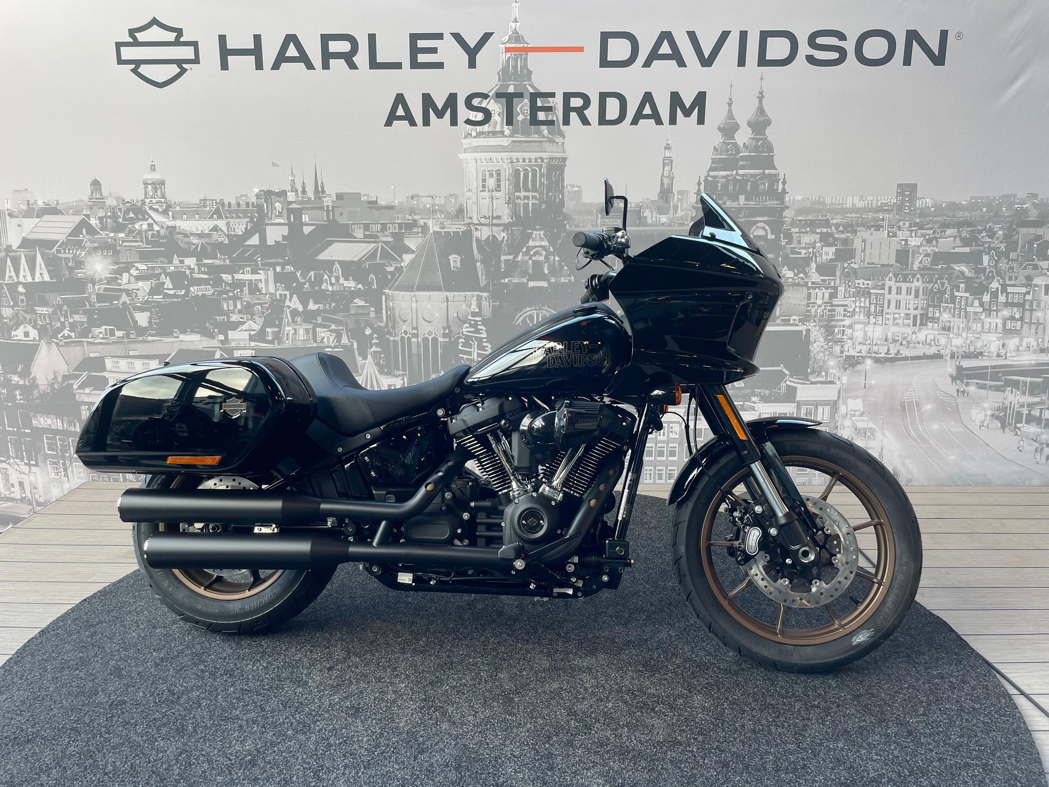 HARLEY-DAVIDSON - SOFTAIL FXLRST LOW RIDER ST