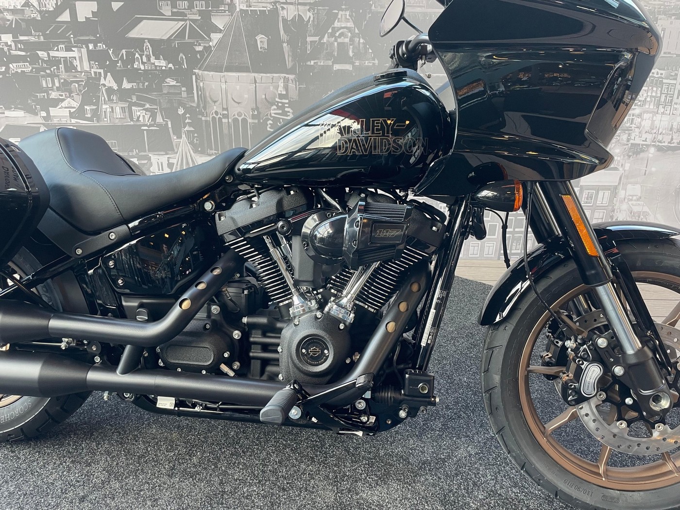 HARLEY-DAVIDSON - SOFTAIL FXLRST LOW RIDER ST