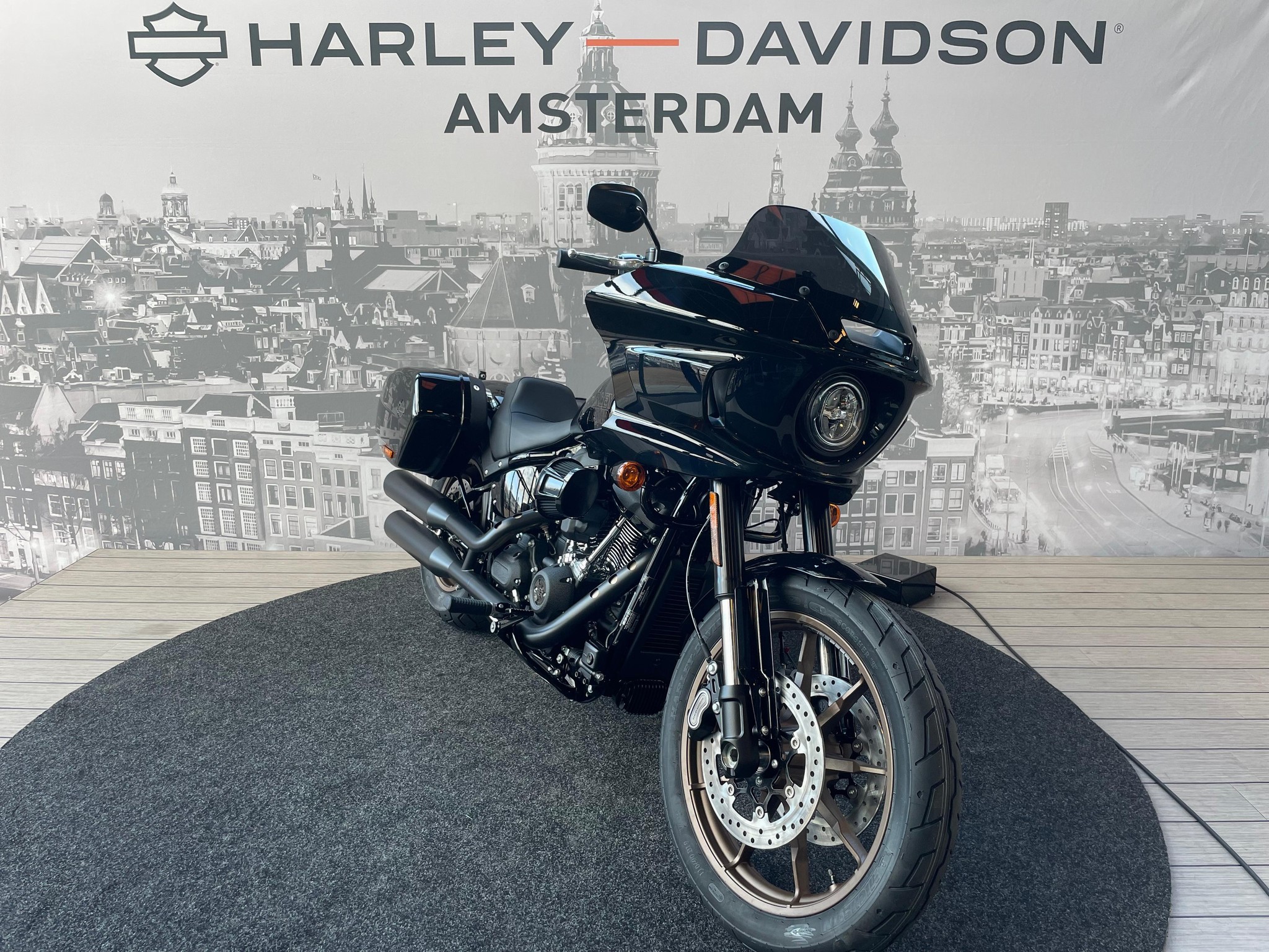 HARLEY-DAVIDSON - SOFTAIL FXLRST LOW RIDER ST