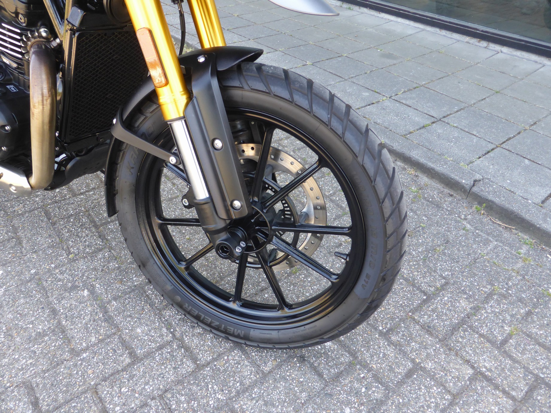 TRIUMPH - Scrambler 400 X Nieuw door ons